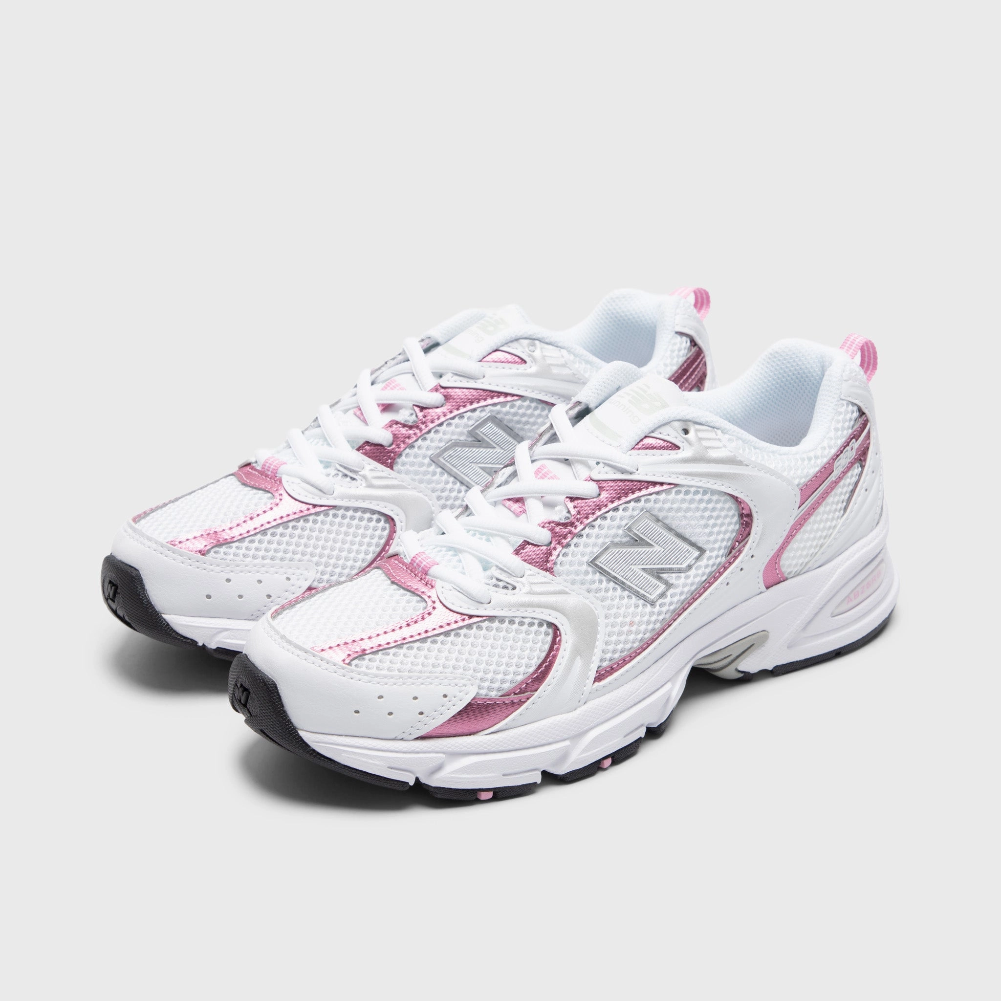 New Balance 530 White / Pink Sugar Comfort toe improve traction