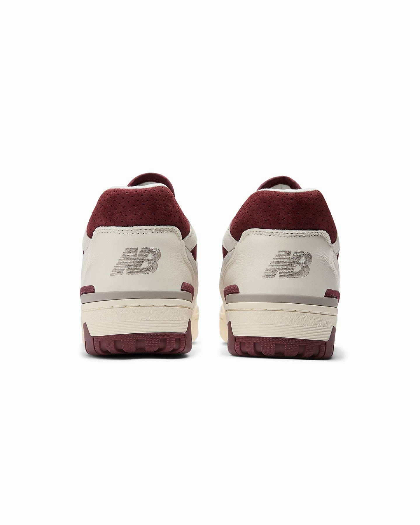 Comfort Motion Contemporary ease New Balance 550 - White / Red