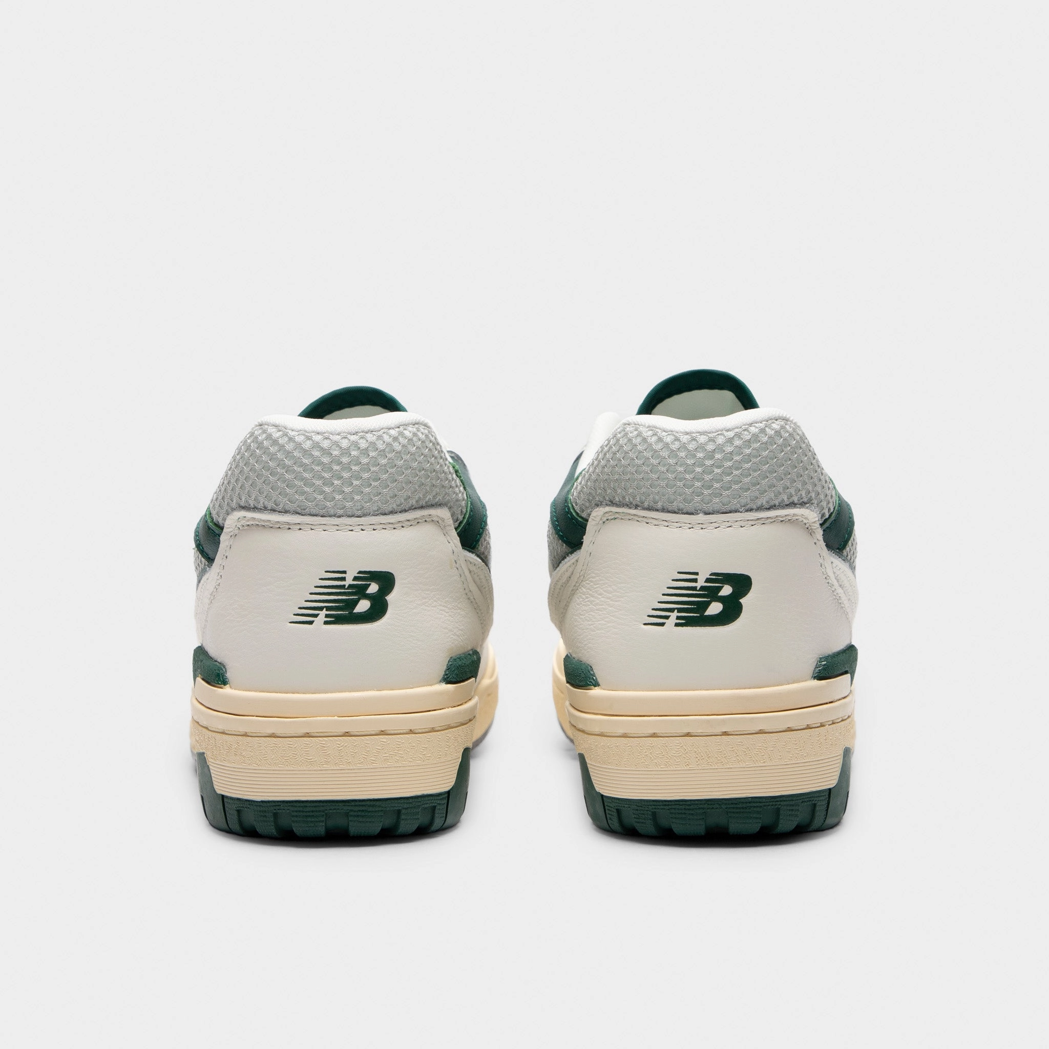 Jump Stability Responsive Midsole Technology New Balance 550 Sea Salt / Marsh Green