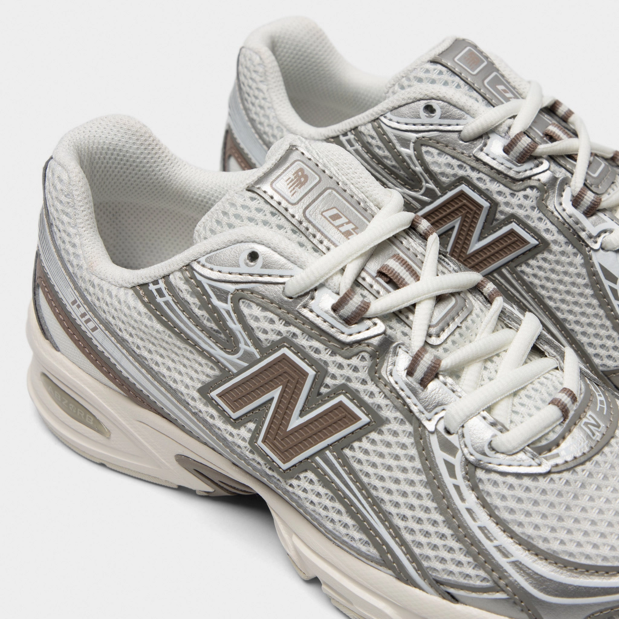 Competitive Edge New Balance 740 Grey / Frosted Glass