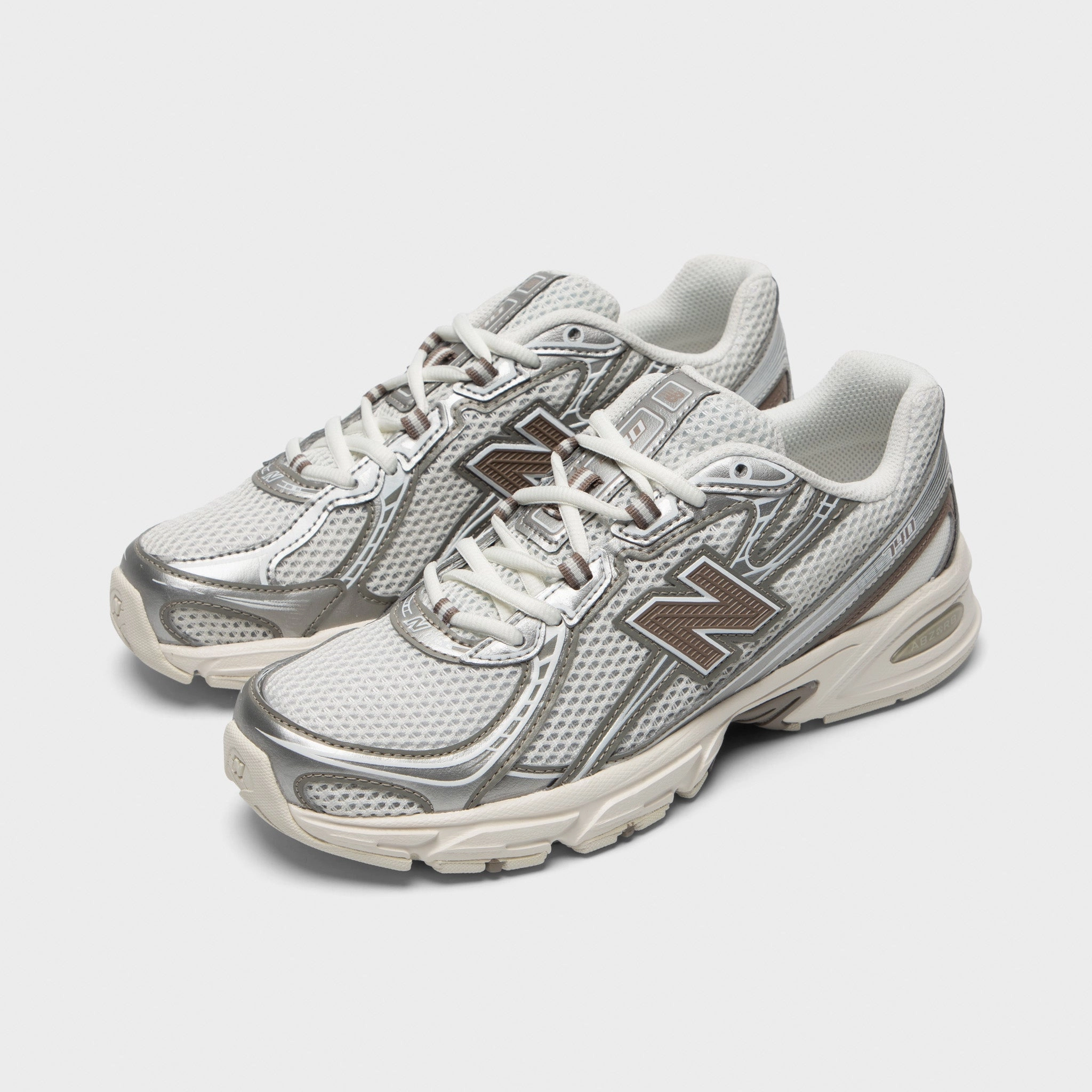 New Balance 740 Grey / Frosted Glass rechargeable