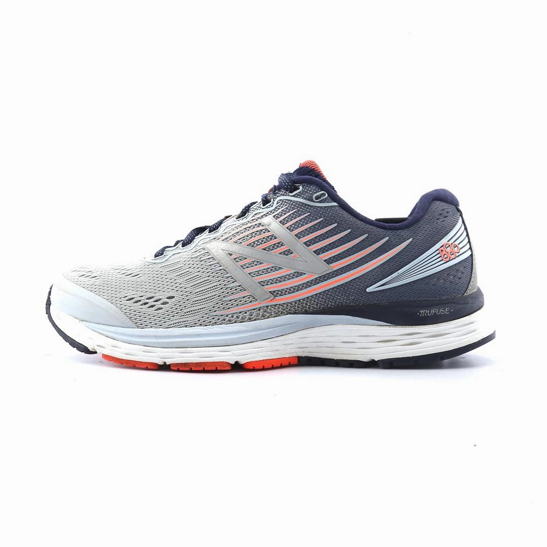 Rocky - trail running running in a dock area shoes NEW BALANCE 880 V8