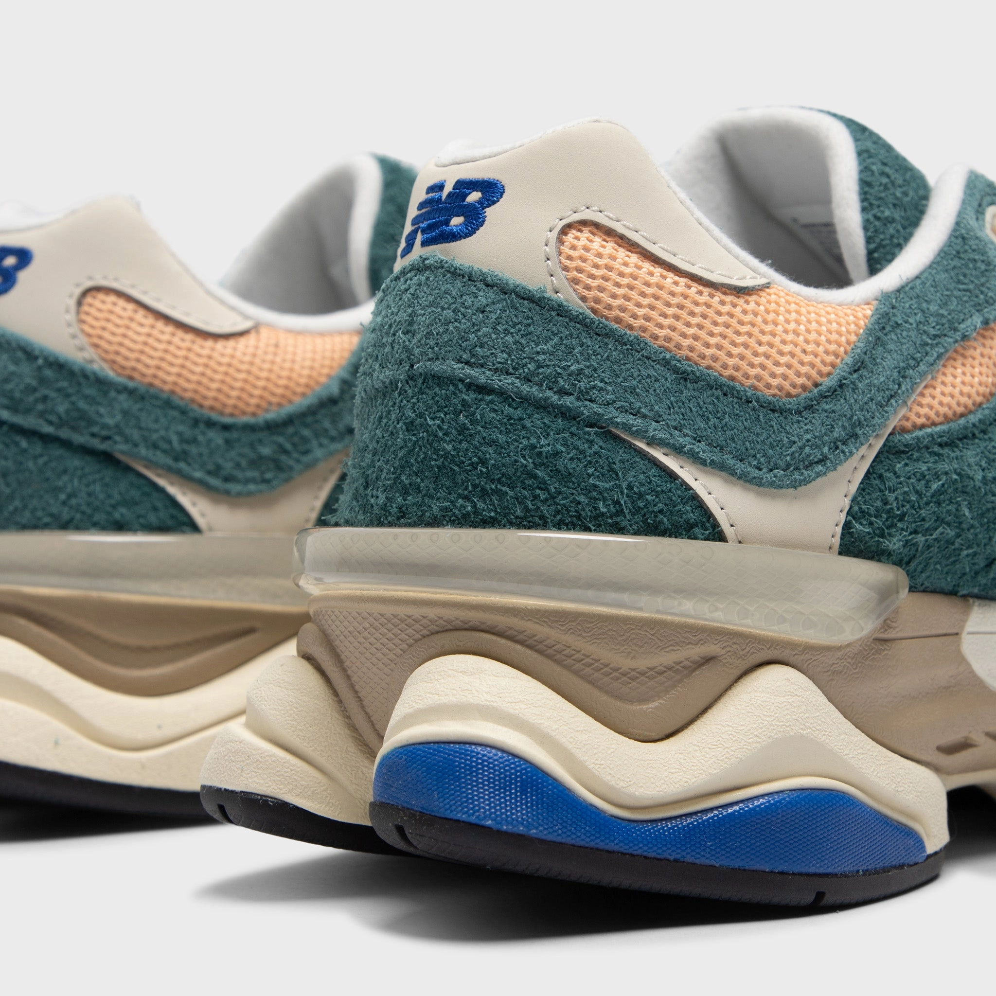 New Balance 9060 New Spruce / Peach Blossom Breathable Material agility ladders