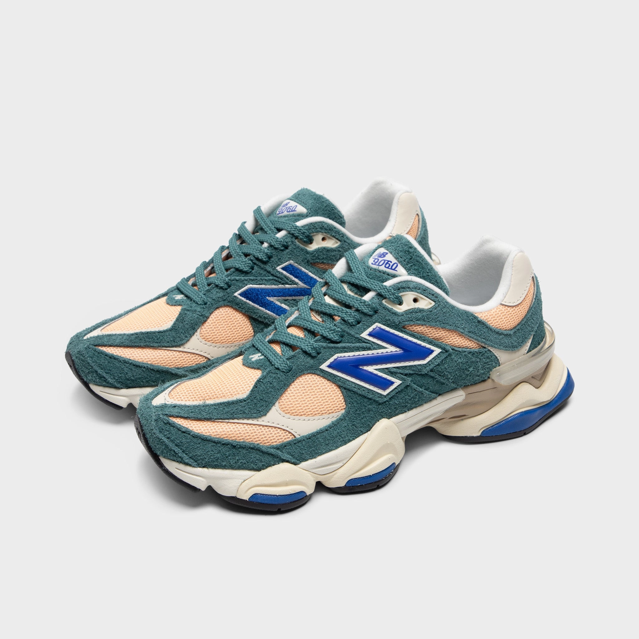 New Balance 9060 New Spruce / Peach Blossom ground contact