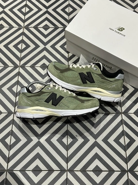 Gym Essential New Balance 990 V3 JJJJOund (Taille 42)