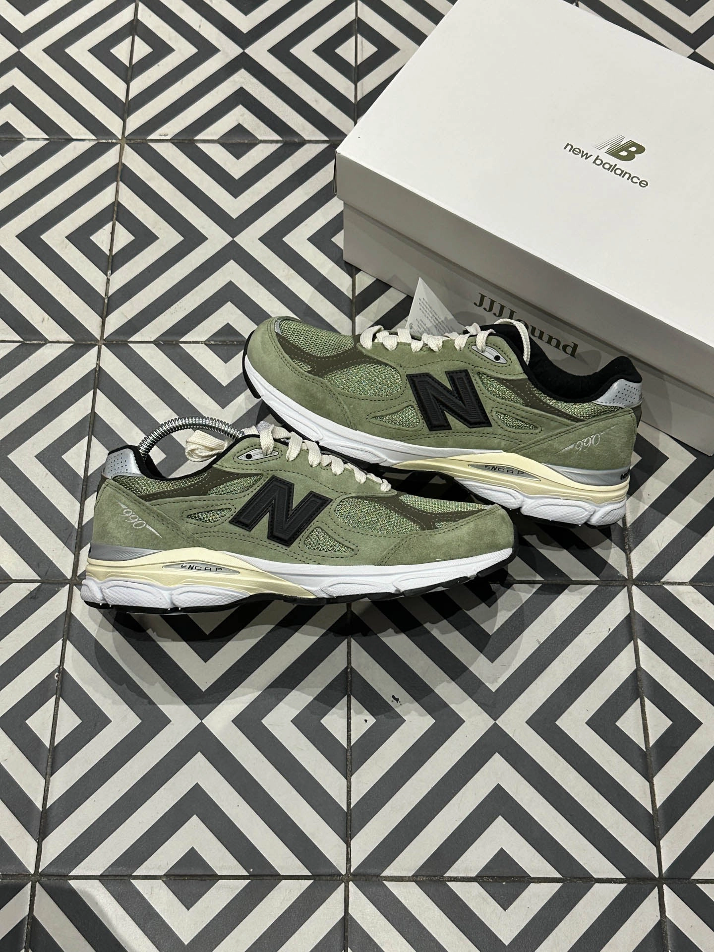 Gym Essential New Balance 990 V3 JJJJOund (Taille 42)