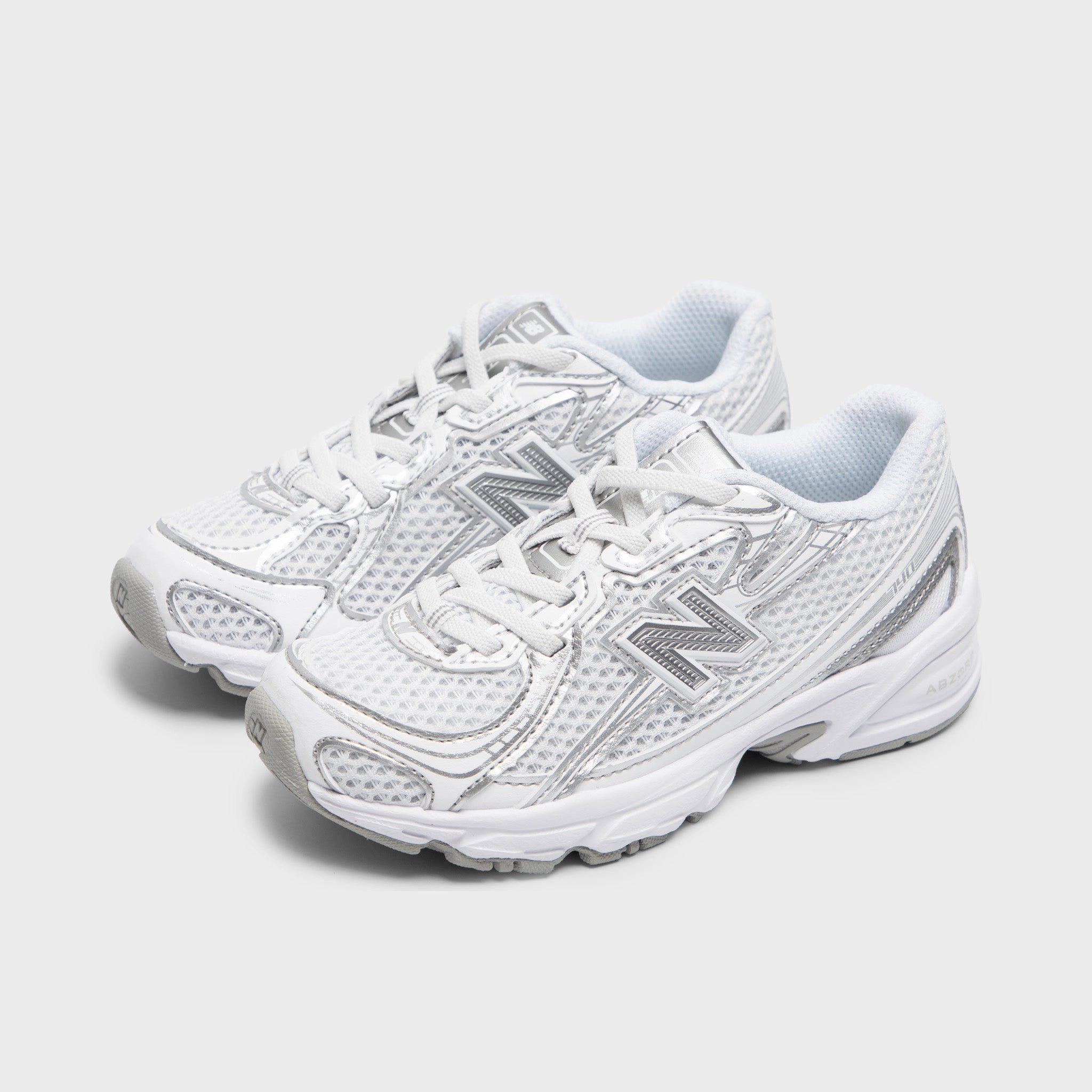 Bluetooth Connectivity race - day - shoes New Balance Children's 740 White / Silver Metallic