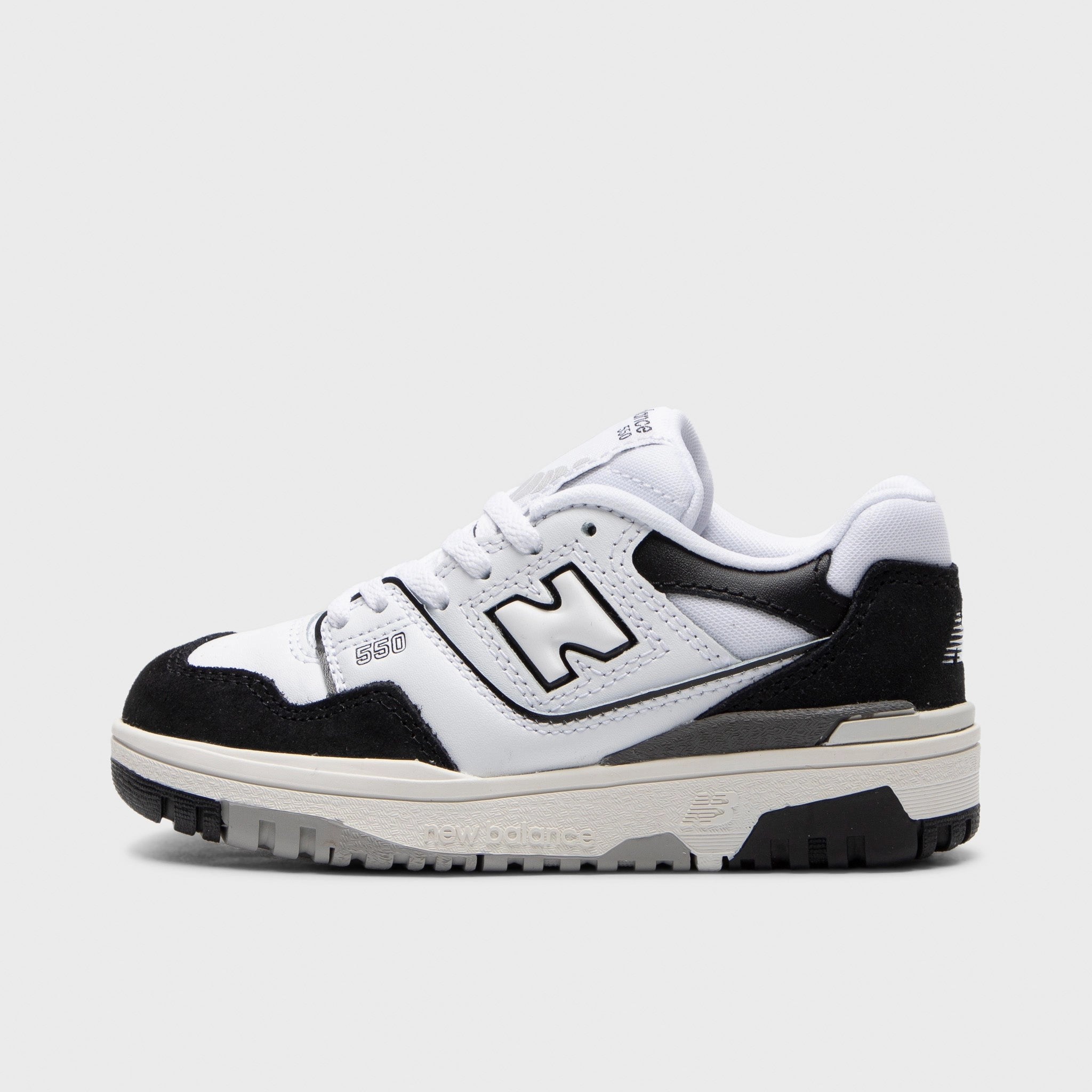 Variable Lace Tension Design New Balance Childrens' PSB550CA White / Black
