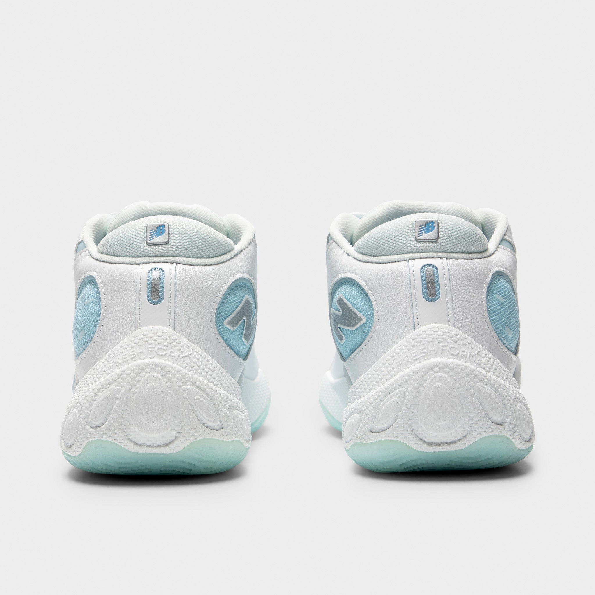 Reinforced toe cap Reinforced Stitching New Balance Fresh Foam White / Electric Sky
