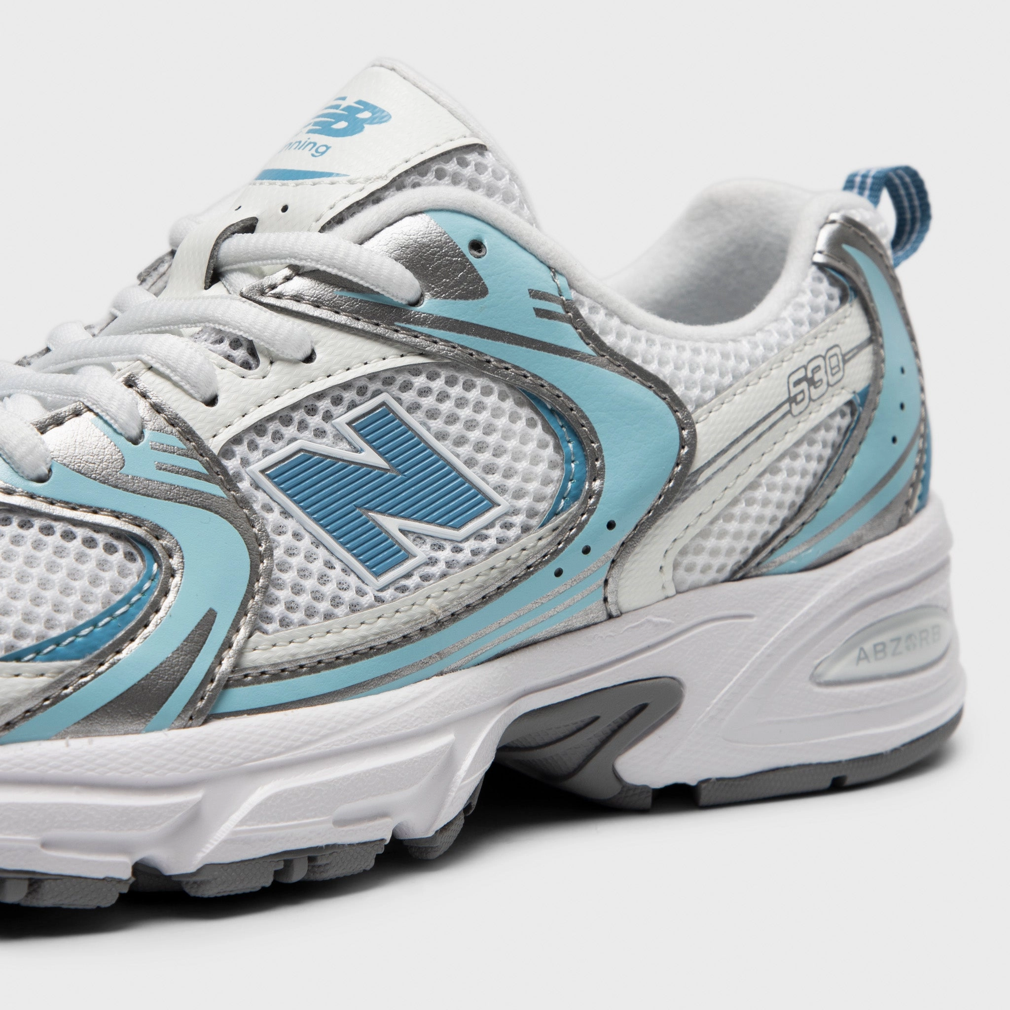 maximalist - feature shoes New Balance Juniors' 530 Sea Salt / Still Water