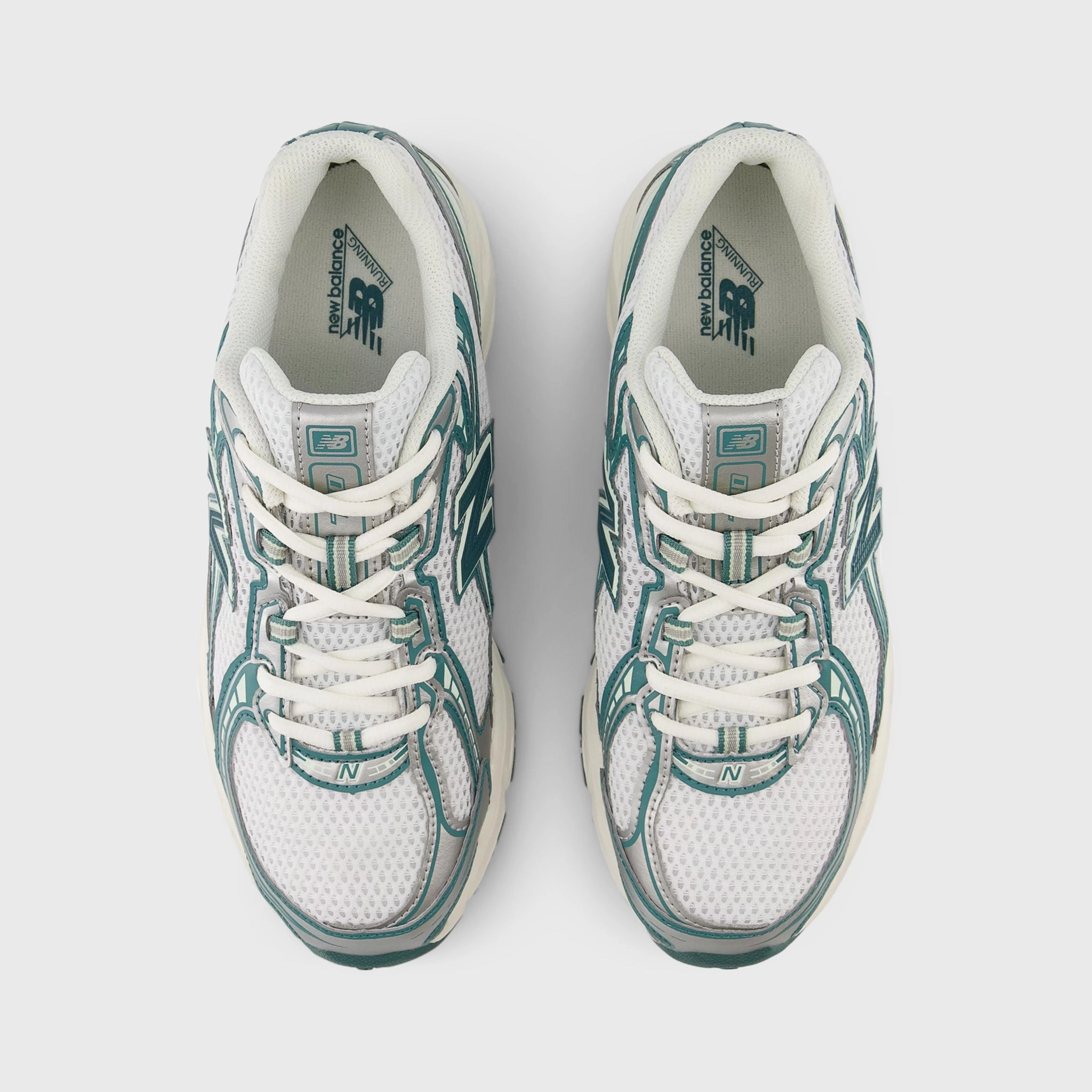 High Performance Light color option New Balance U740 New Spruce White / Marsh Green