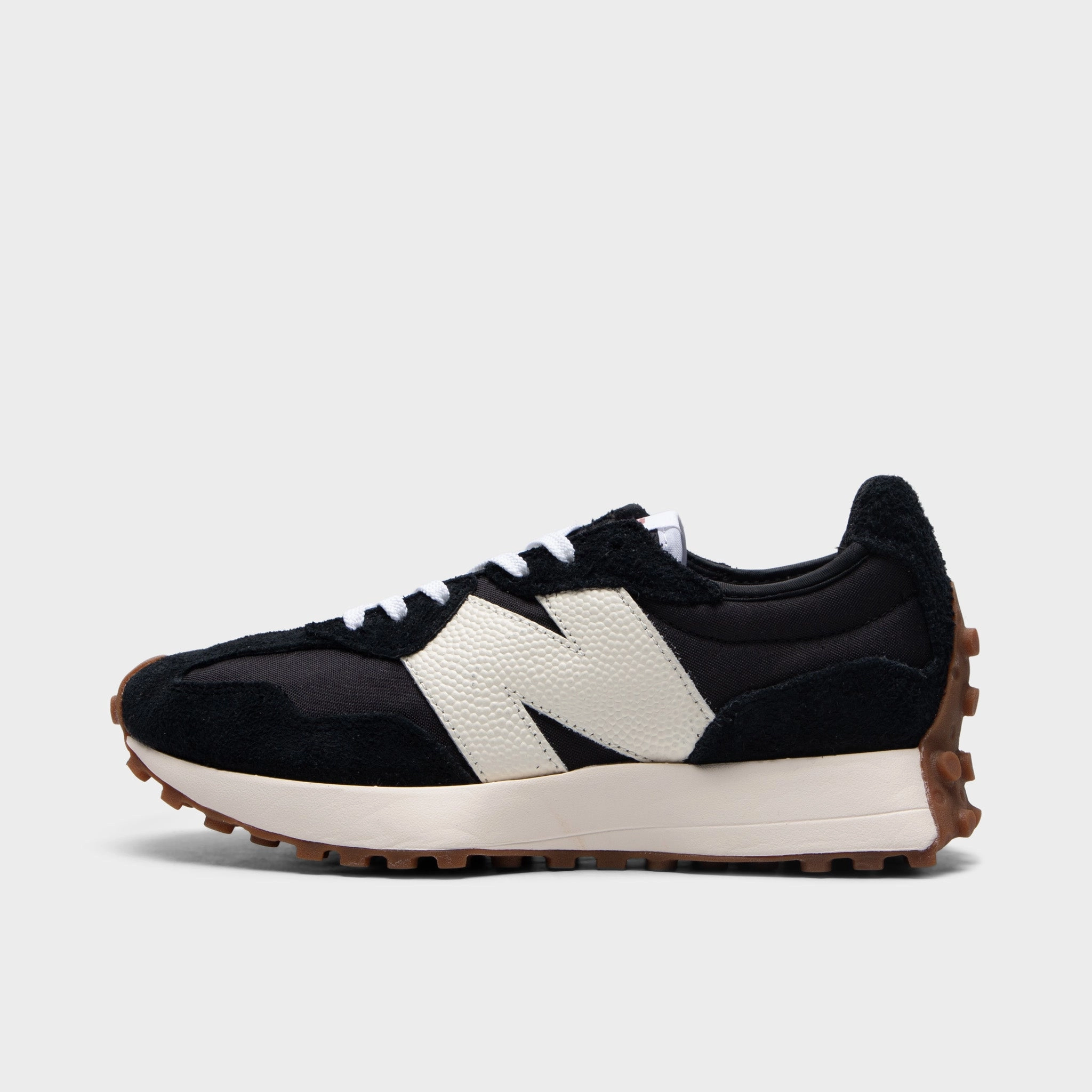 obstacle - course shoes Countryside running New Balance Women's 327 Black / White - Mineral Red