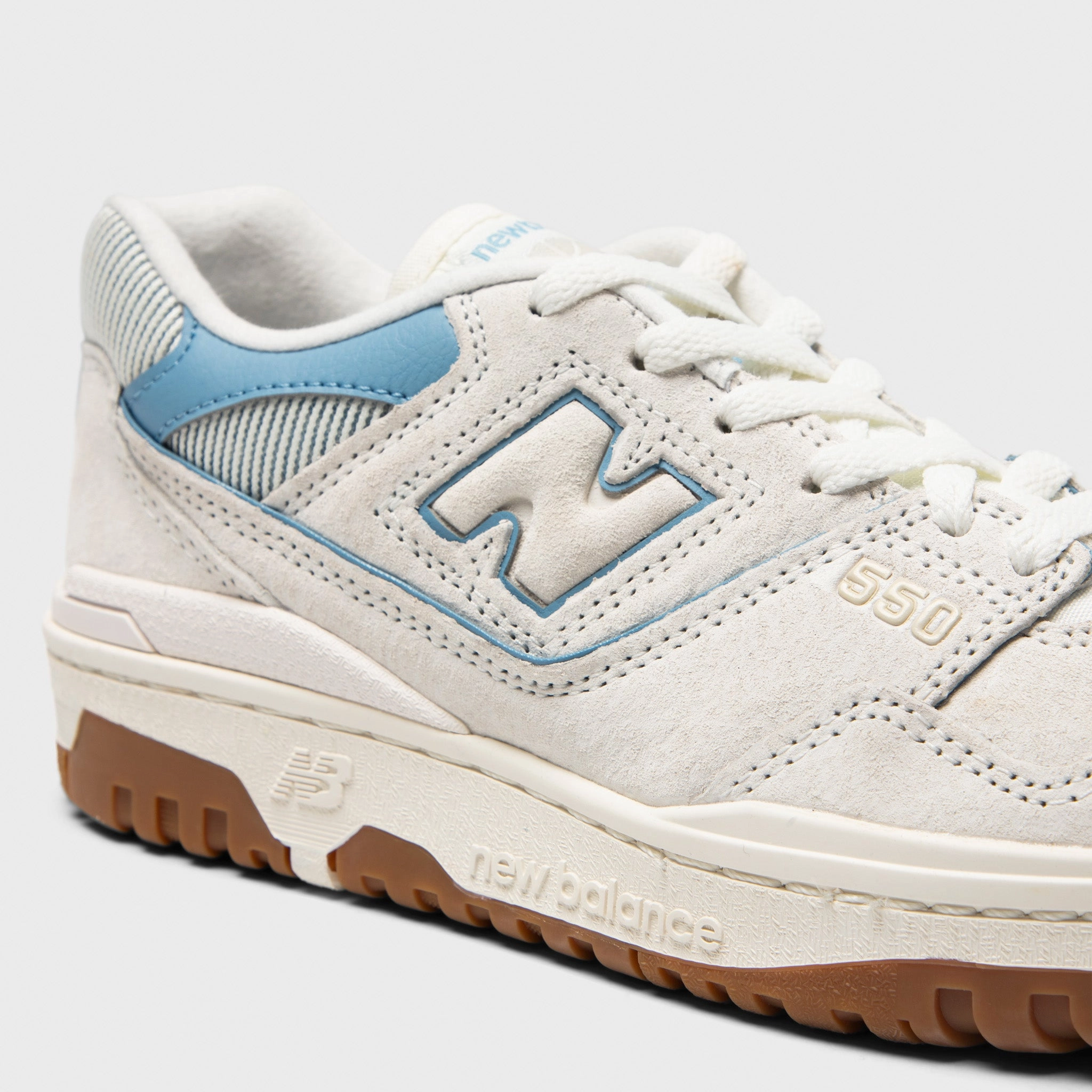 New Balance Women's 550 Sea Salt / Still Water Speed Control