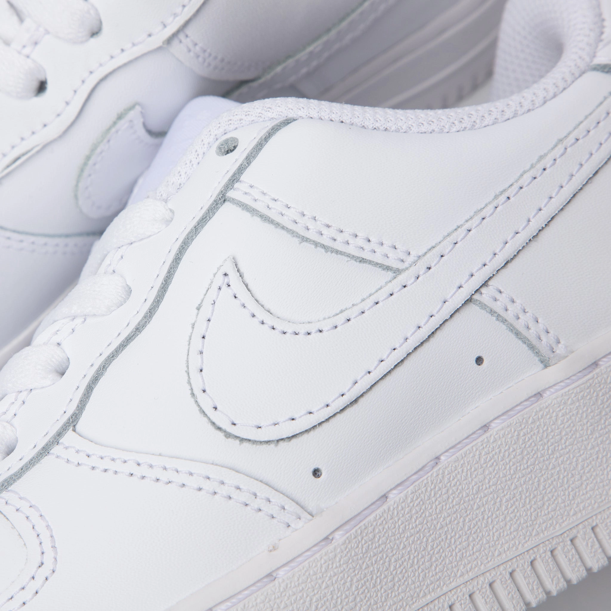 Nike Air Force 1 LE GS White / White Hyper Elastic Response Tech