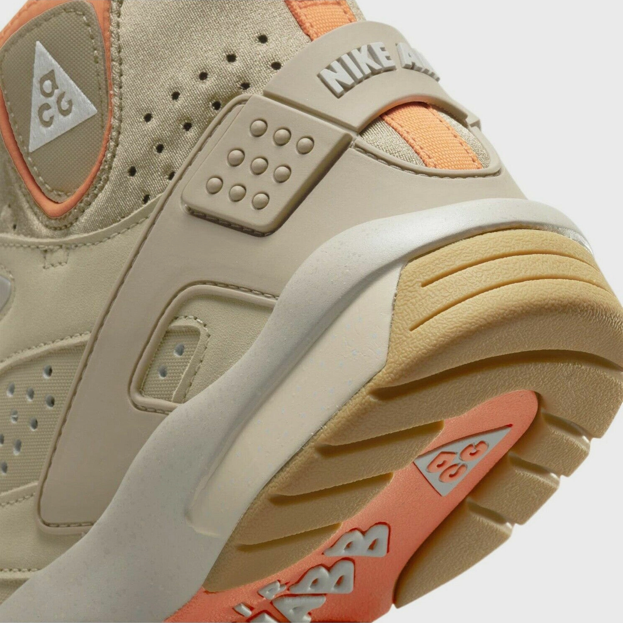 Classic Design Nike ACG Air Mowabb Limestone / Reflect Silver - Khaki