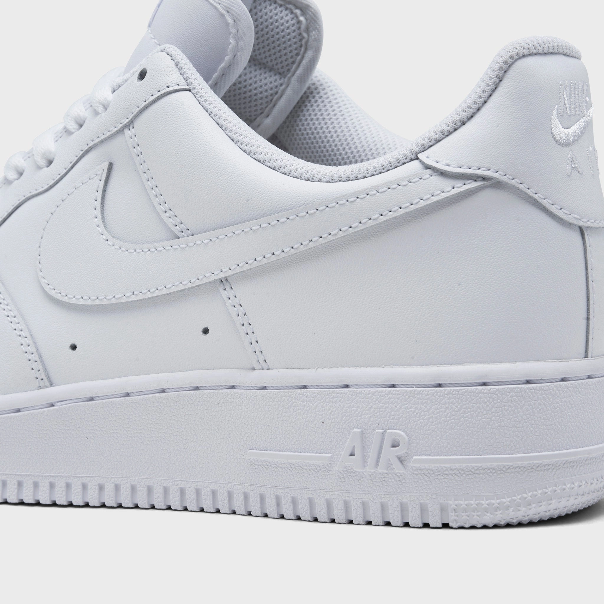 Nike Air Force 1 '07 White / White - White Seamless Toe Box Construction Air Vent