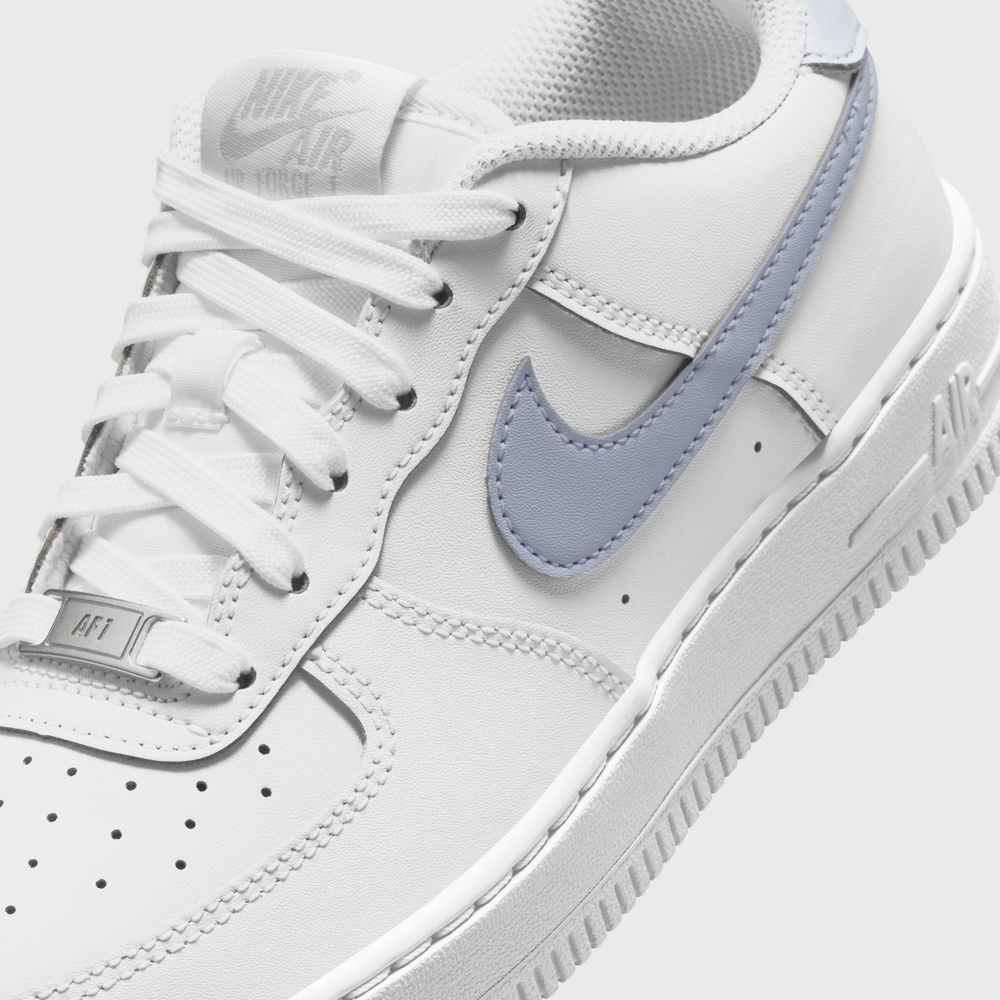 Comfort Driven Fit Sharp Movement Nike Air Force 1 GS White / Ghost