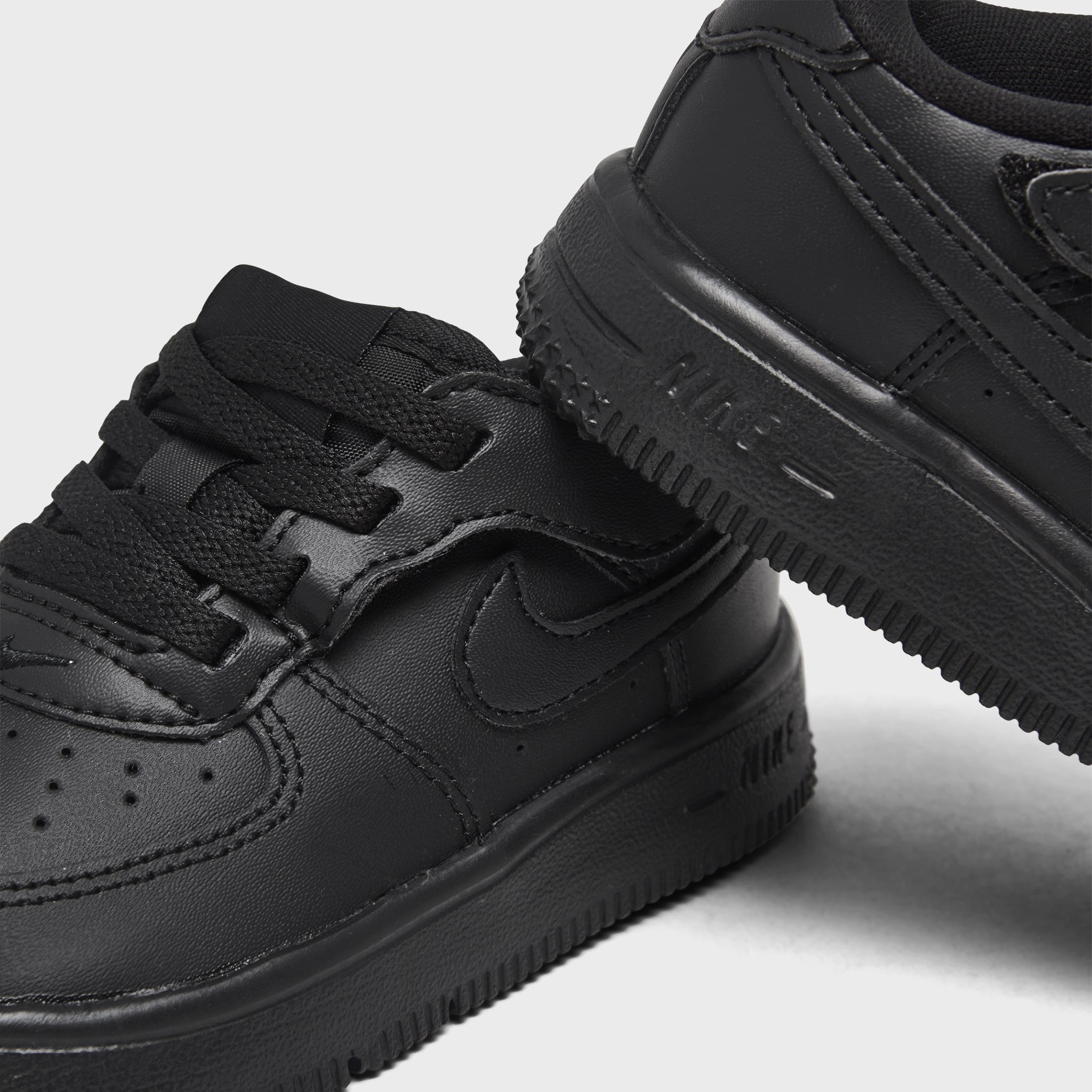 Shock   Resistant Nike Air Force 1 Low Easyon TD Black / Black