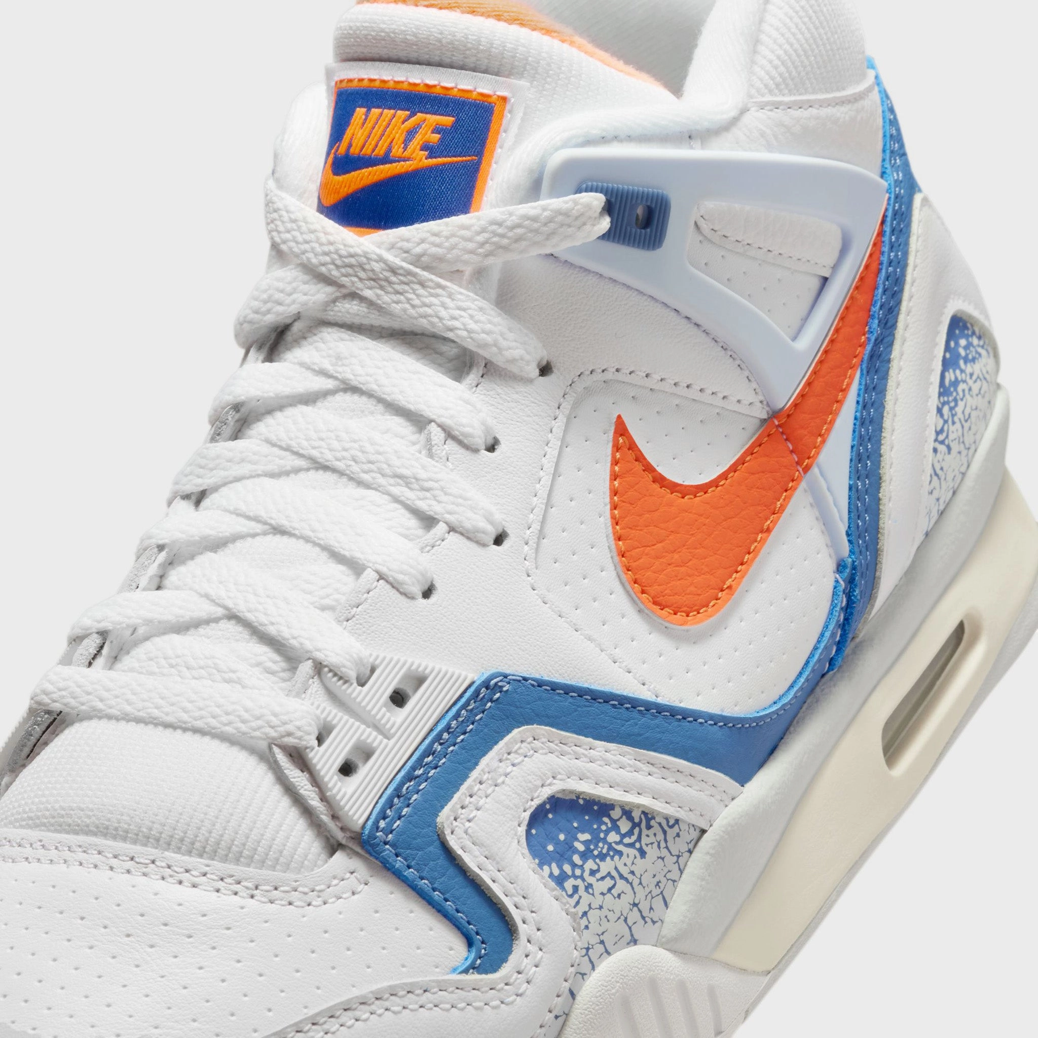 Light   weight   design Morning Stride Nike Air Tech Challenge II White / Tart - Stone