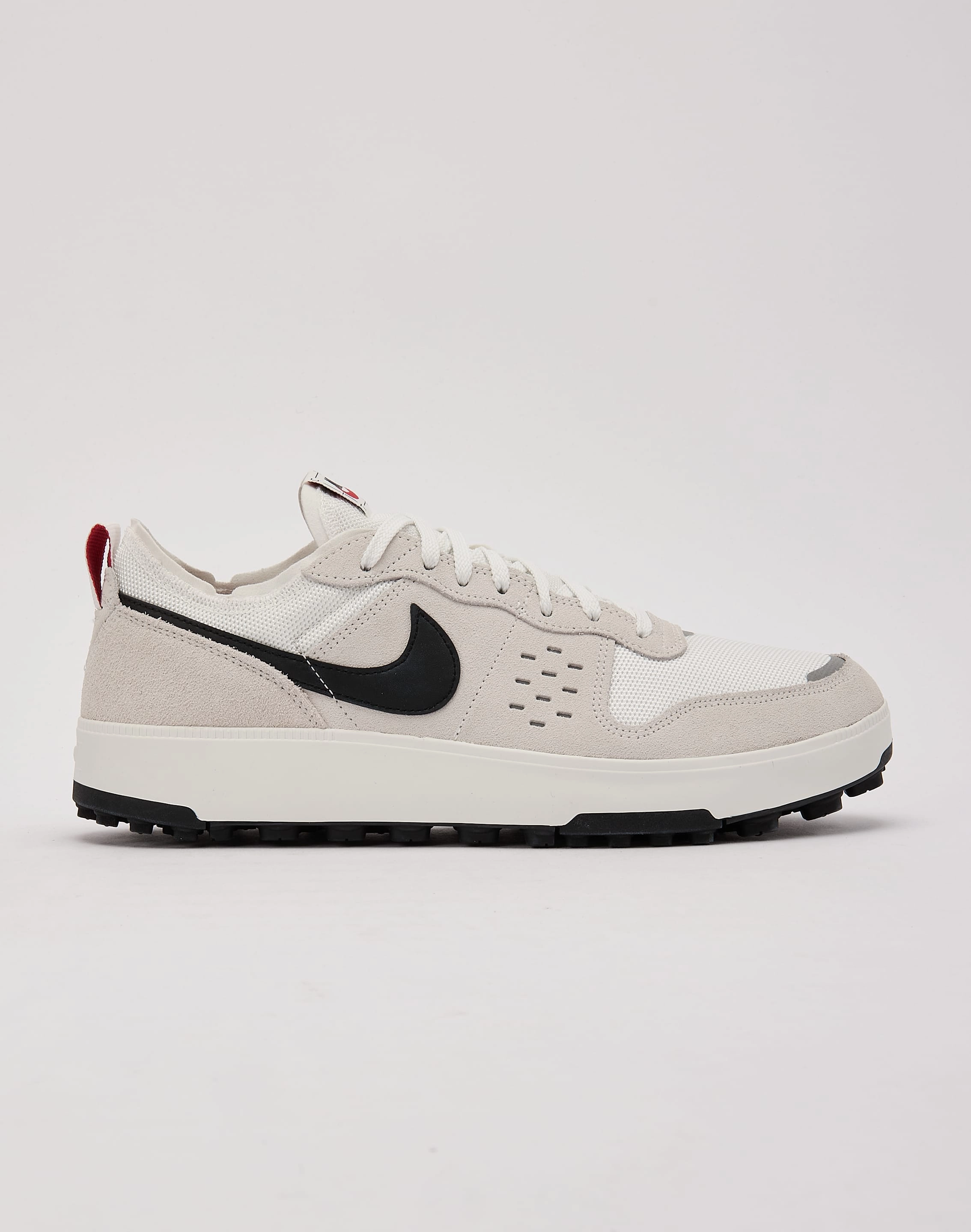 Smooth Lines Slim Silhouette Nike C1TY