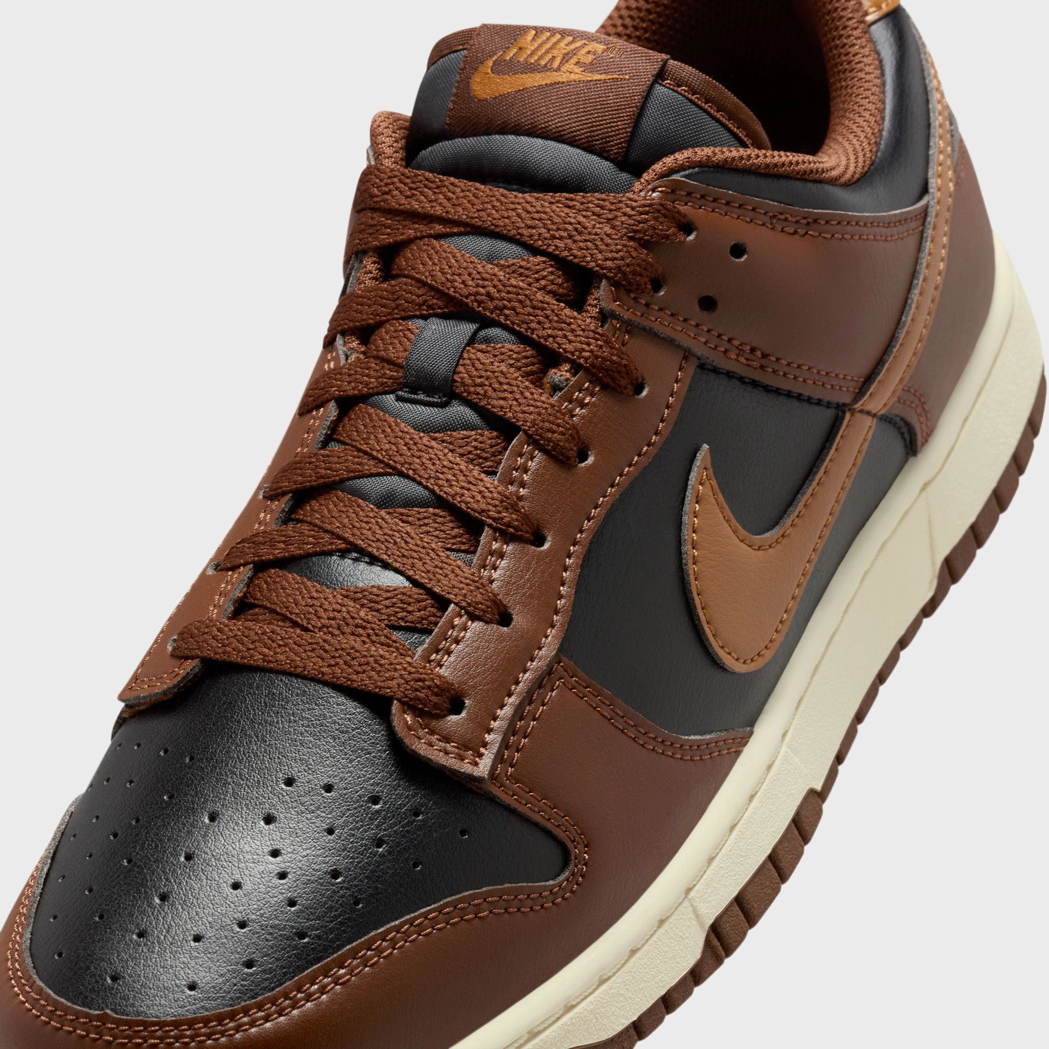 Nike Dunk Low Black / British Tan - Cacao Wow Spring Loaded Cushioning Shock Diffusing Midsole