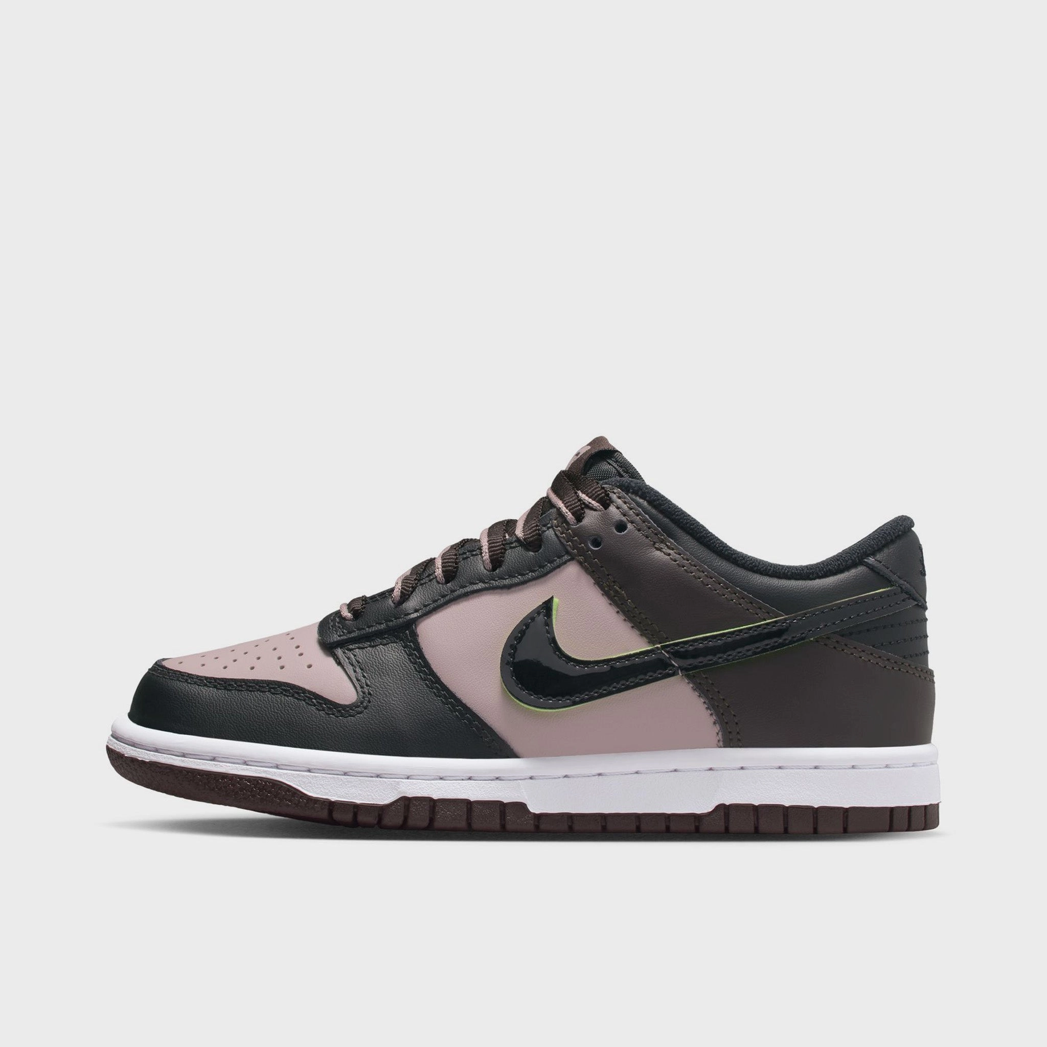 Nike Dunk Low SE GS Particle Rose / Black Thermoplastic Unit Cushioned Footbed