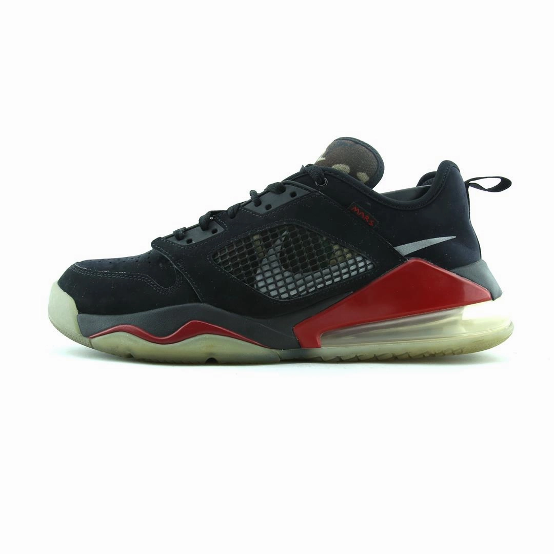 Uniform Weight Distribution All-Terrain Shoes NIKE JORDAN MARS 270 LOW