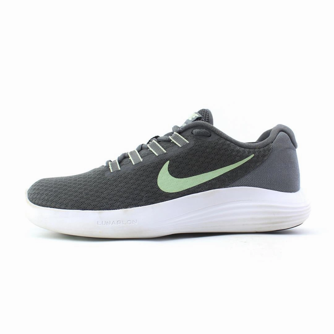 material - innovation NIKE  LUNAR CONVERGE