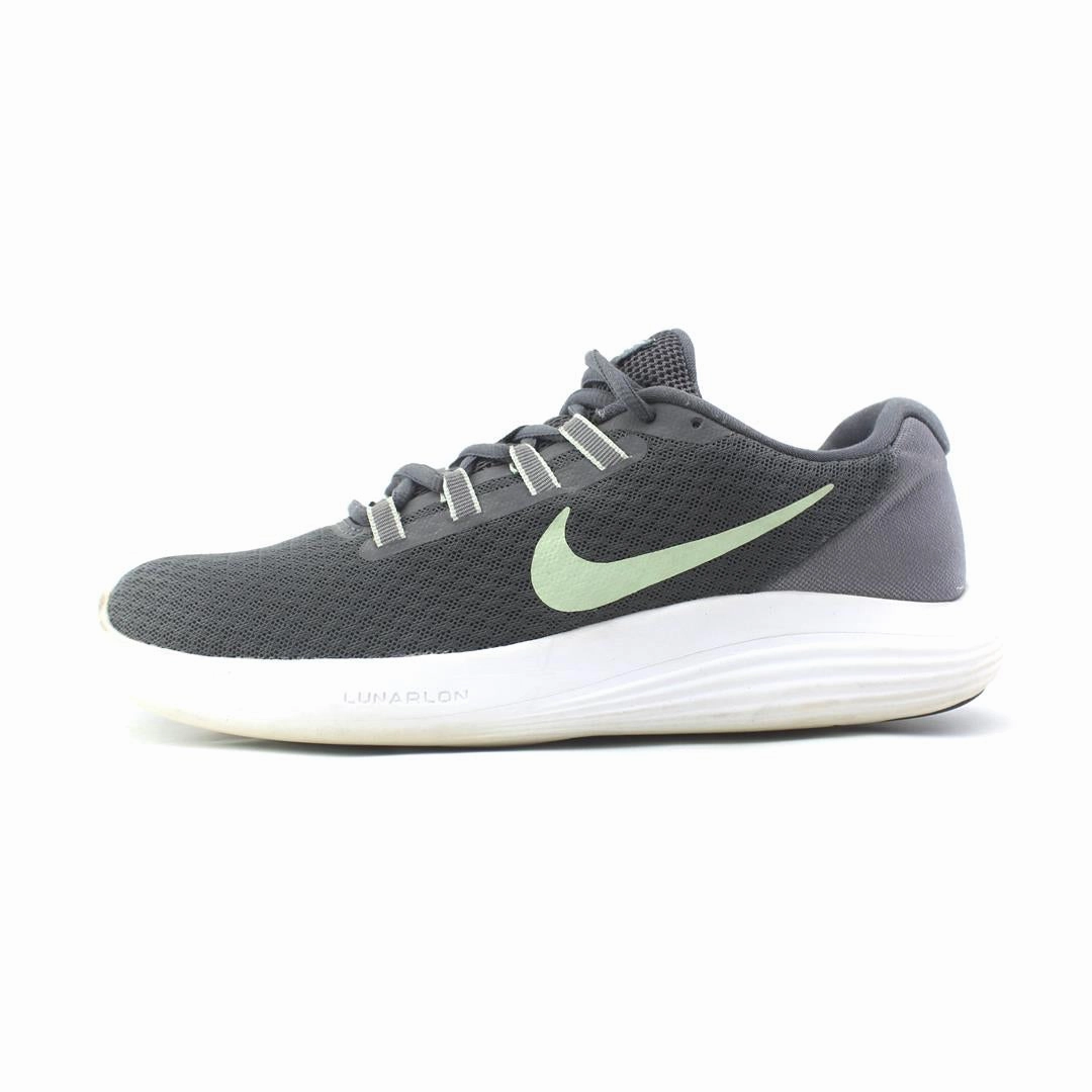 forefoot support fitness enthusiasts' preference NIKE LUNARCONVERGE