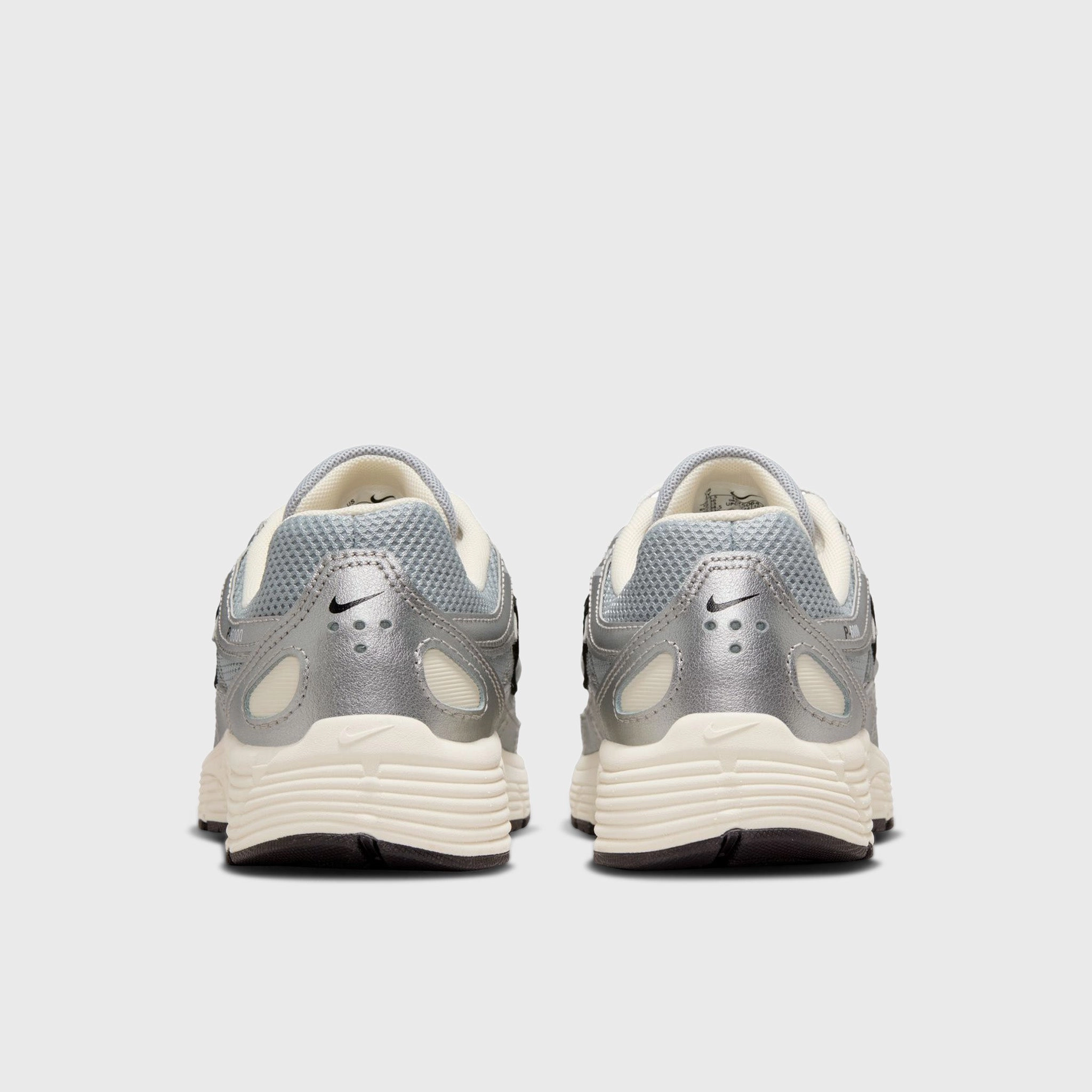 Nike P-6000 GS Metallic Silver / Black Hexagonal Traction Nubs High rebound