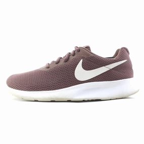 NIKE TANJUN running in a bog area shoes