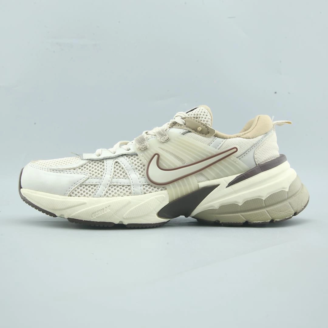 Stretchable Rapid Response NIKE  V2K RUN Sneakers Lace Up