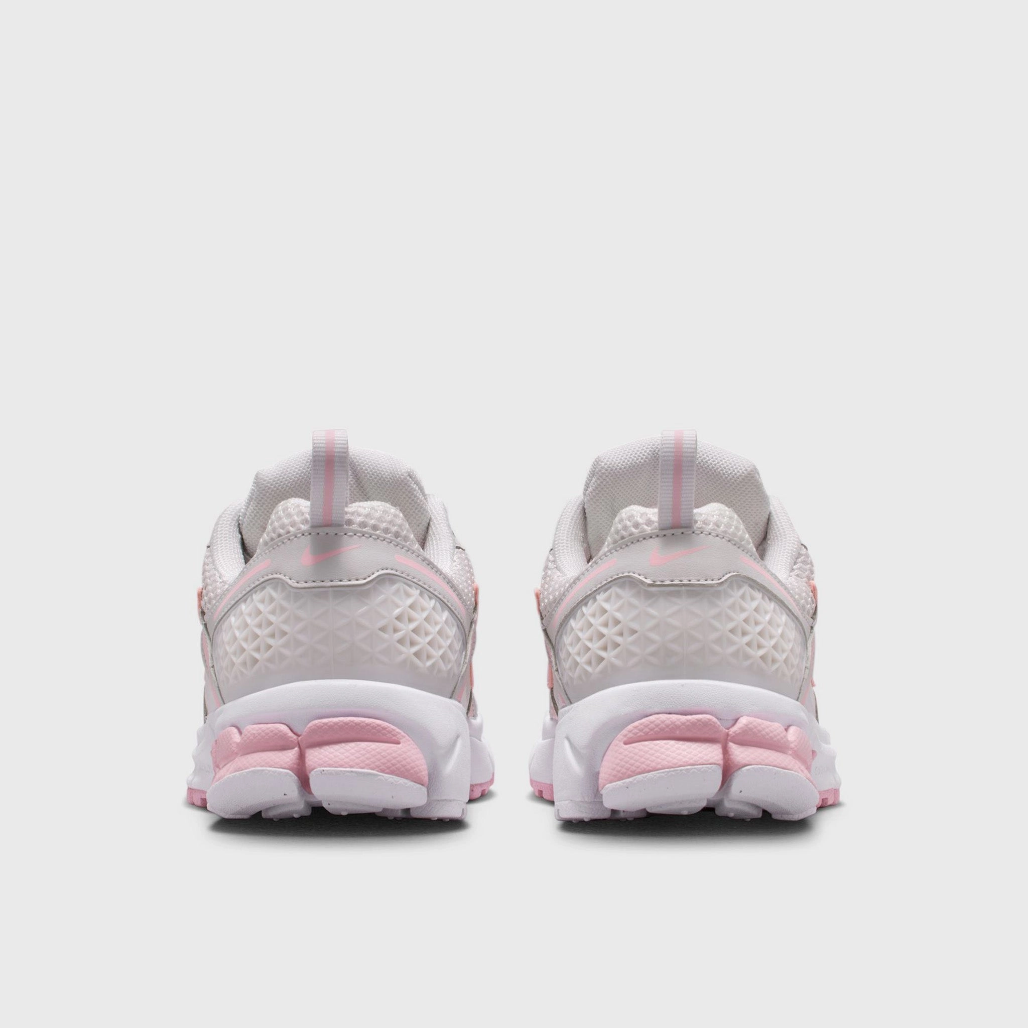 Outdoor Step Nike Vomero 5 GS Vast Grey / Medium Soft Pink - White