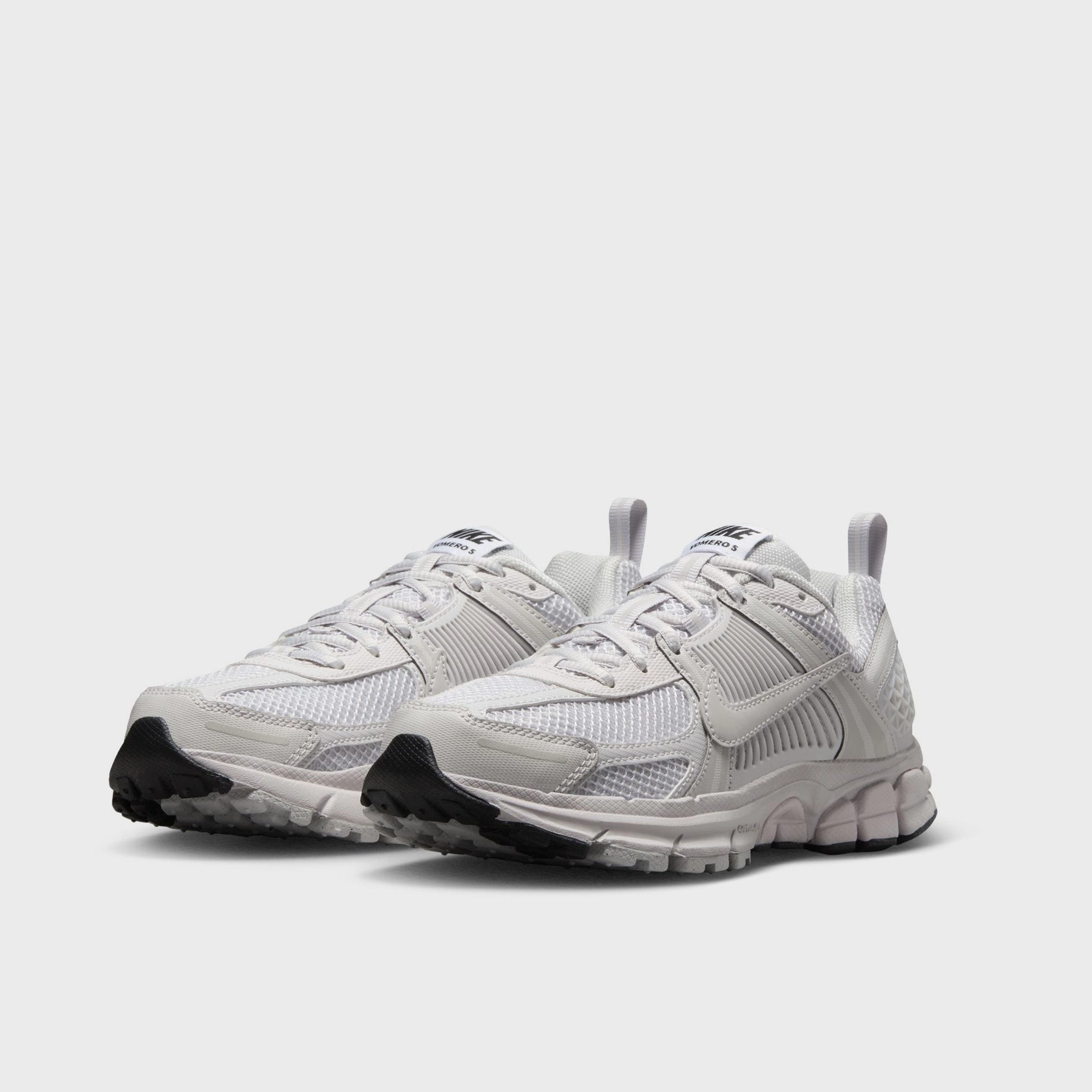 Breath Zones Trend Style Nike Vomero 5 GS White / Vast Grey - Black