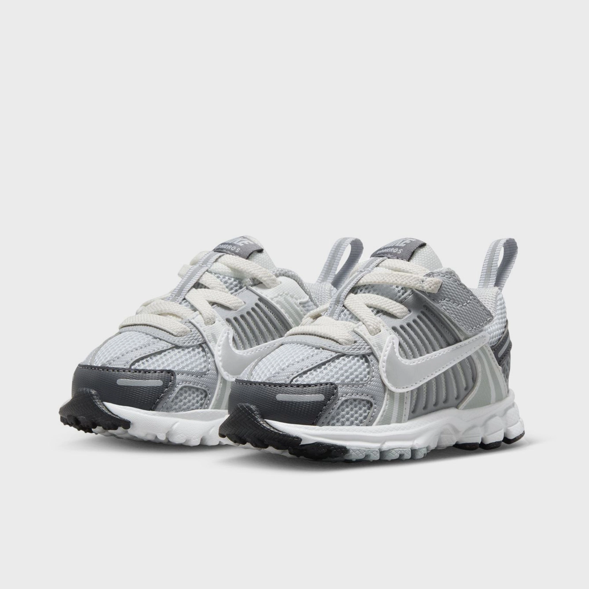 Lightweight Cushioning Nike Vomero 5 TD Pure Platinum / Metallic Silver