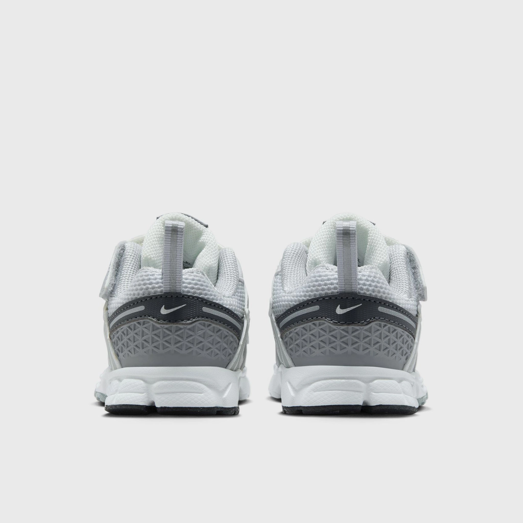 Anatomical Fit Design Nike Vomero 5 TD Pure Platinum / Metallic Silver