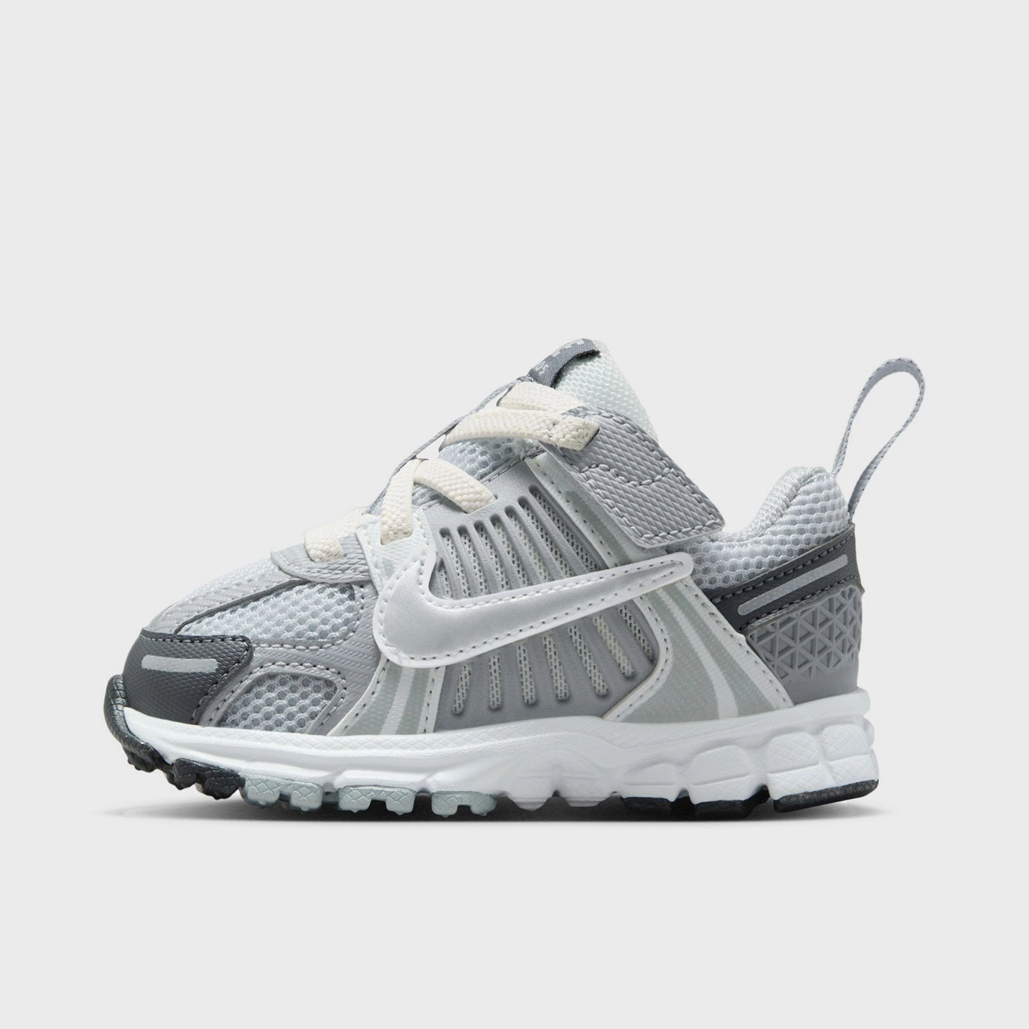 Quick Drying Lining Ankle support system Nike Vomero 5 TD Pure Platinum / Metallic Silver