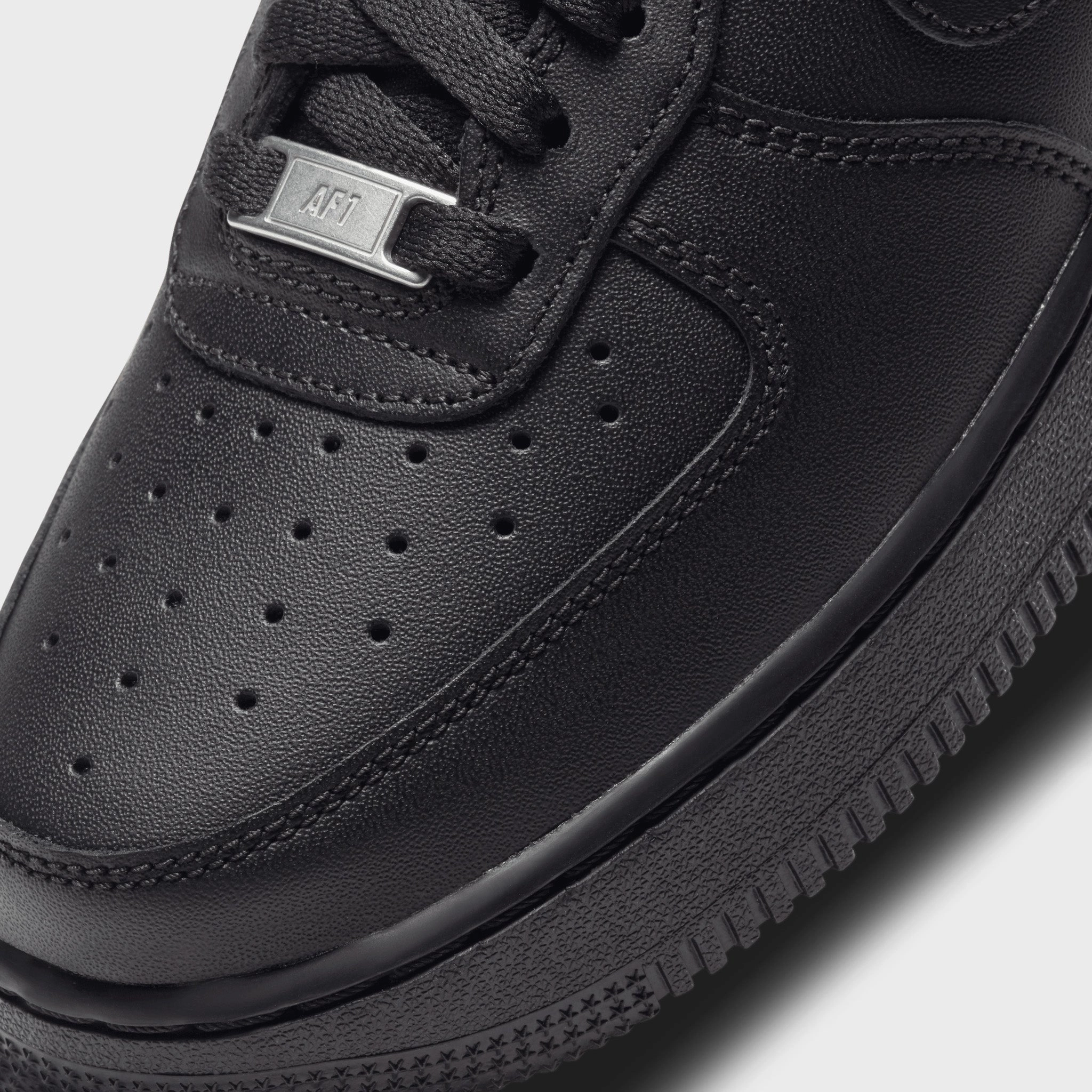 Long-Lasting Fit Nike Women's Air Force 1 07 Black / Black
