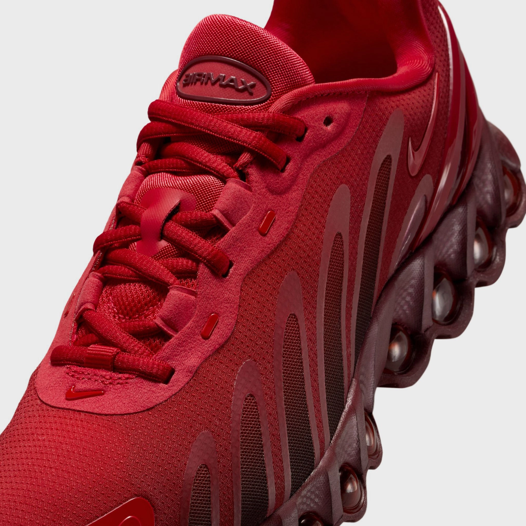 Outdoor Day Nike Women's Air Max DN8 University Red / University Red - Tough Red