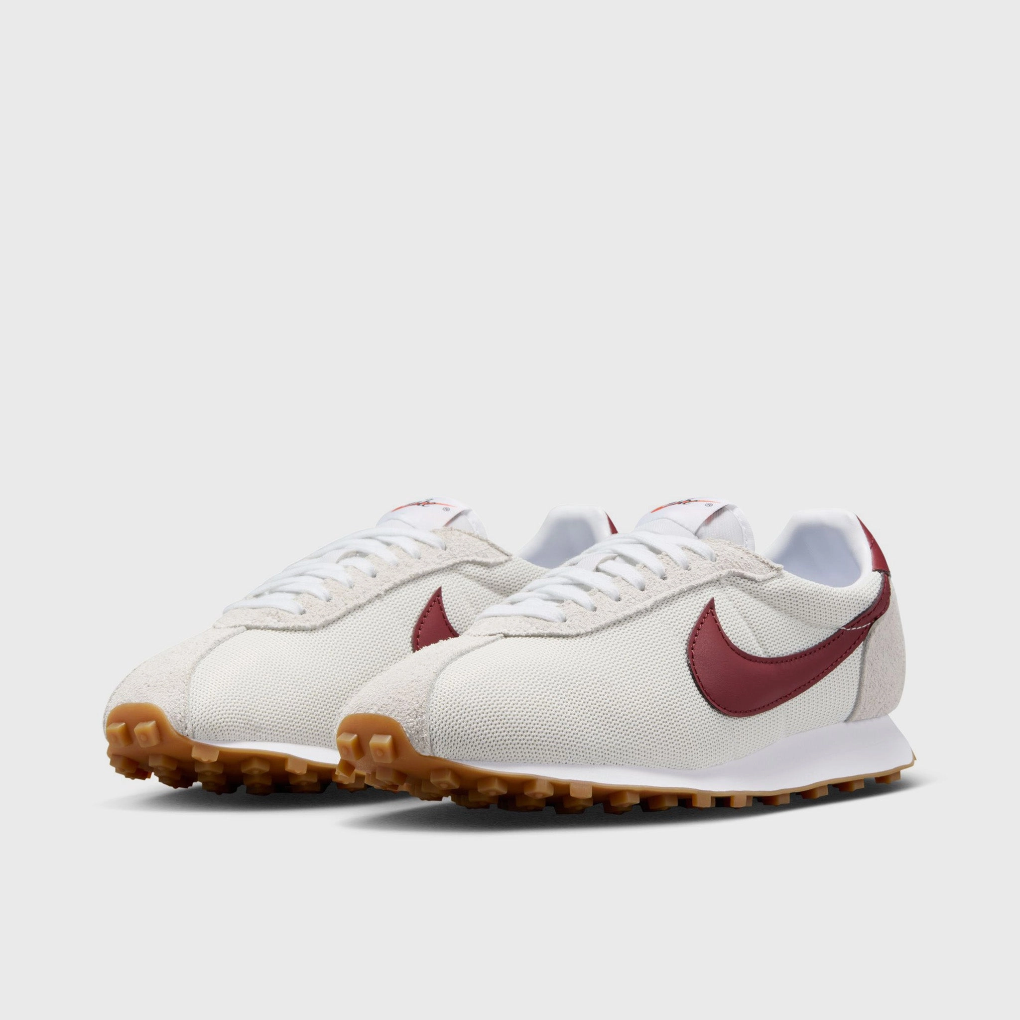 Smart Form Foot Motion Nike Women's LD-1000 Summit White / Dark Team Red - Sail