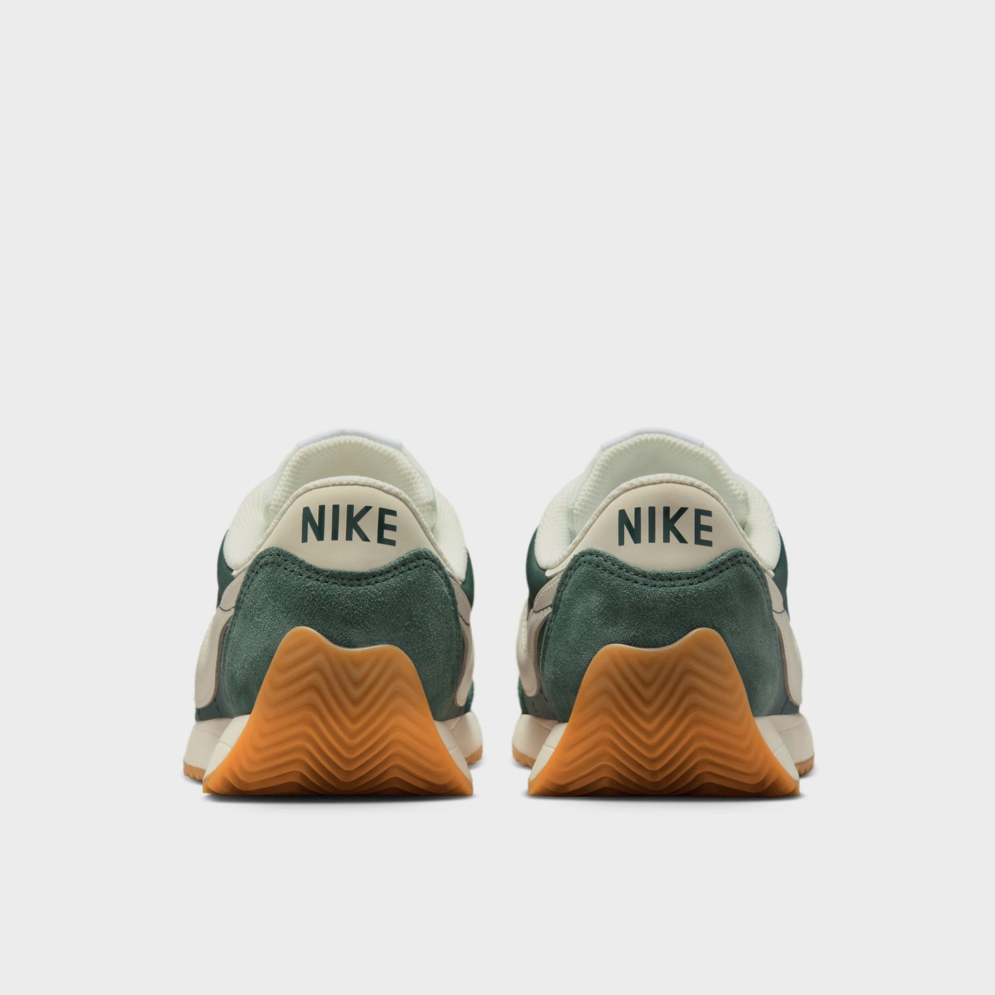 Nike Women's Pacific Vintage Green / Pale Ivory - Gum Track Step