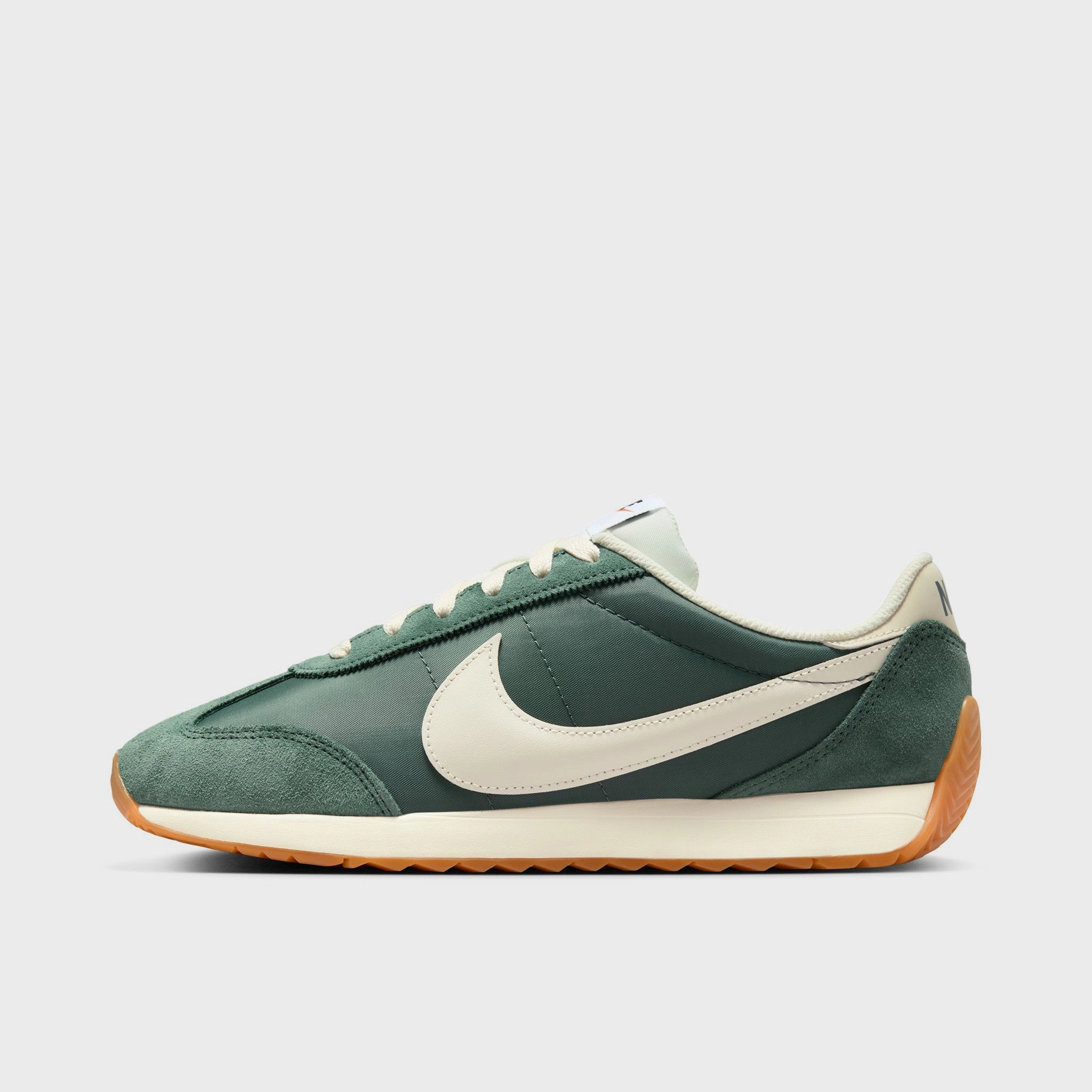 Street Run Relax Mood Nike Women's Pacific Vintage Green / Pale Ivory - Gum