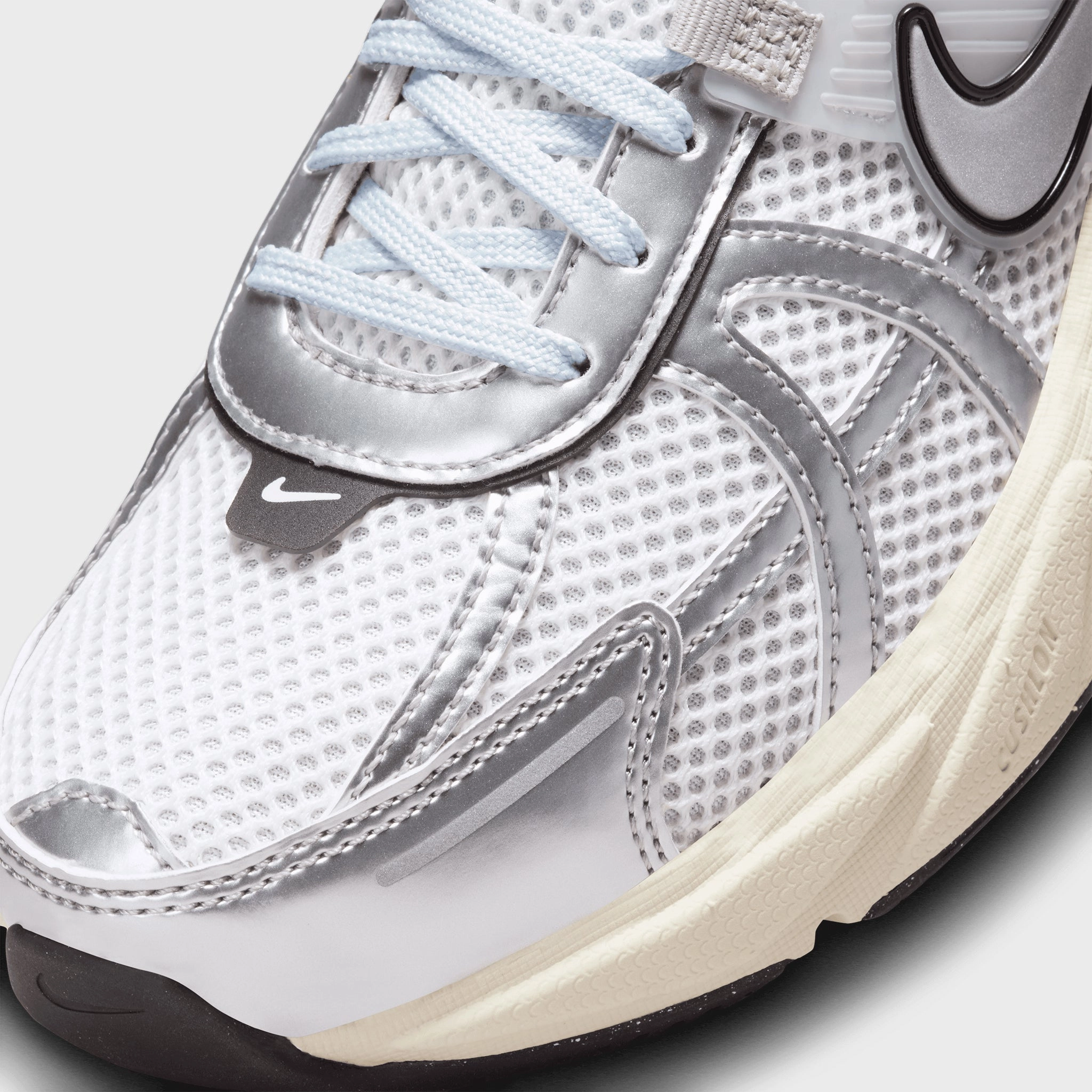 Speed Step Nike Women's V2K Run Summit White / Metallic Silver