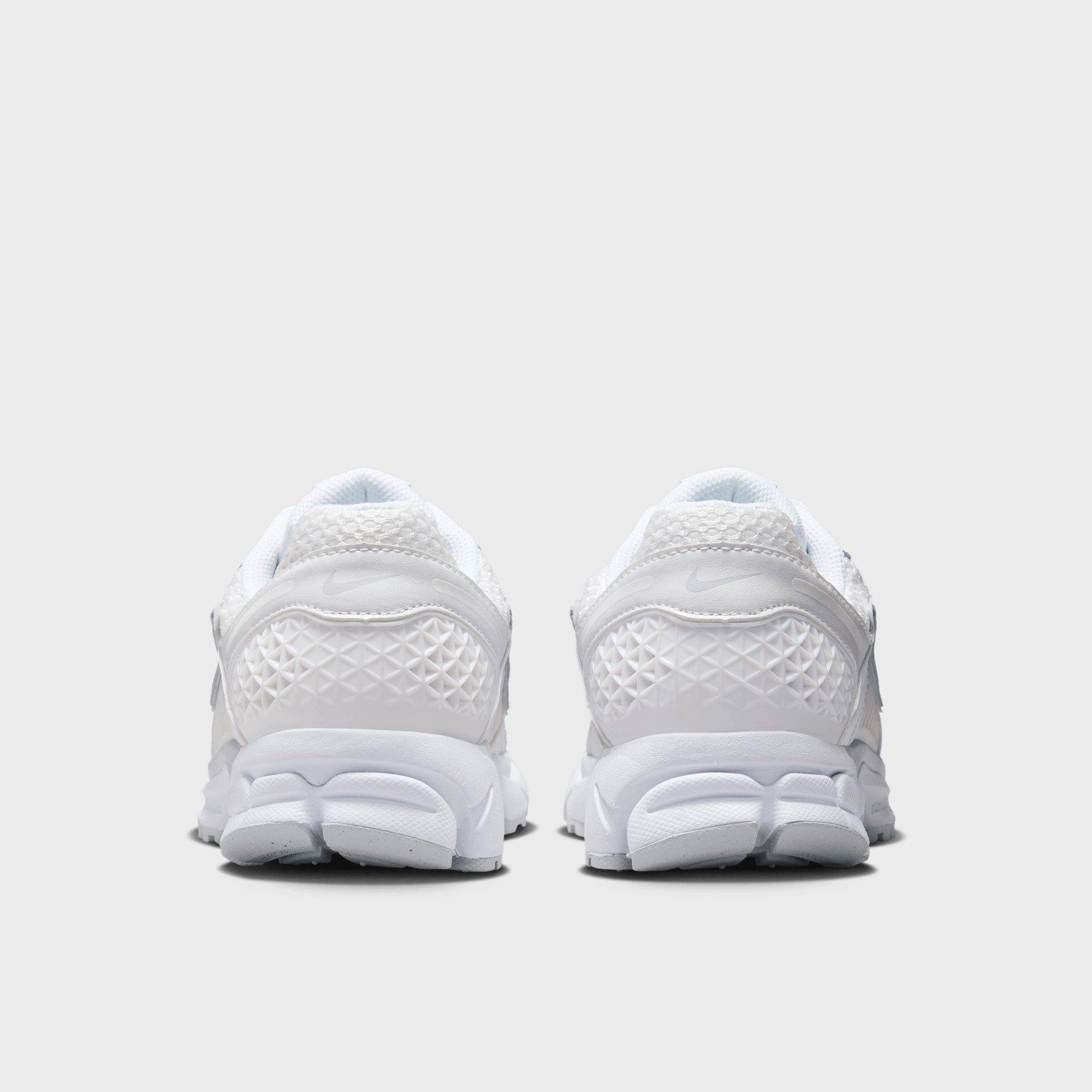 Open Space Nike Women's Zoom Vomero 5 White / Metallic Silver - Summit White