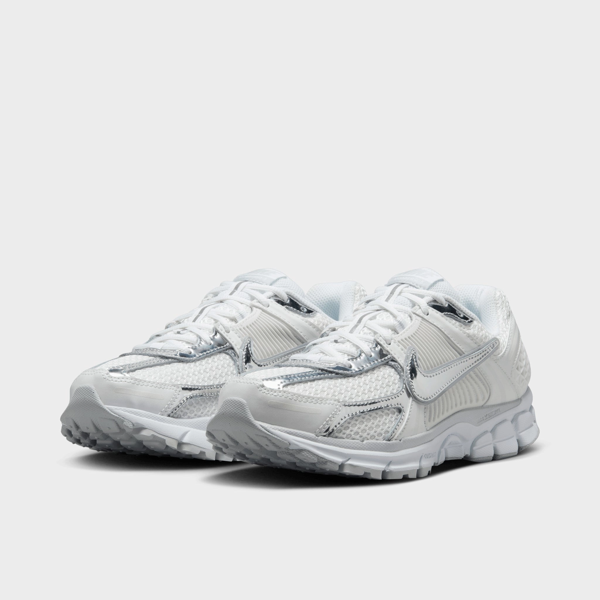 Step Easy Nike Women's Zoom Vomero 5 White / Metallic Silver - Summit White