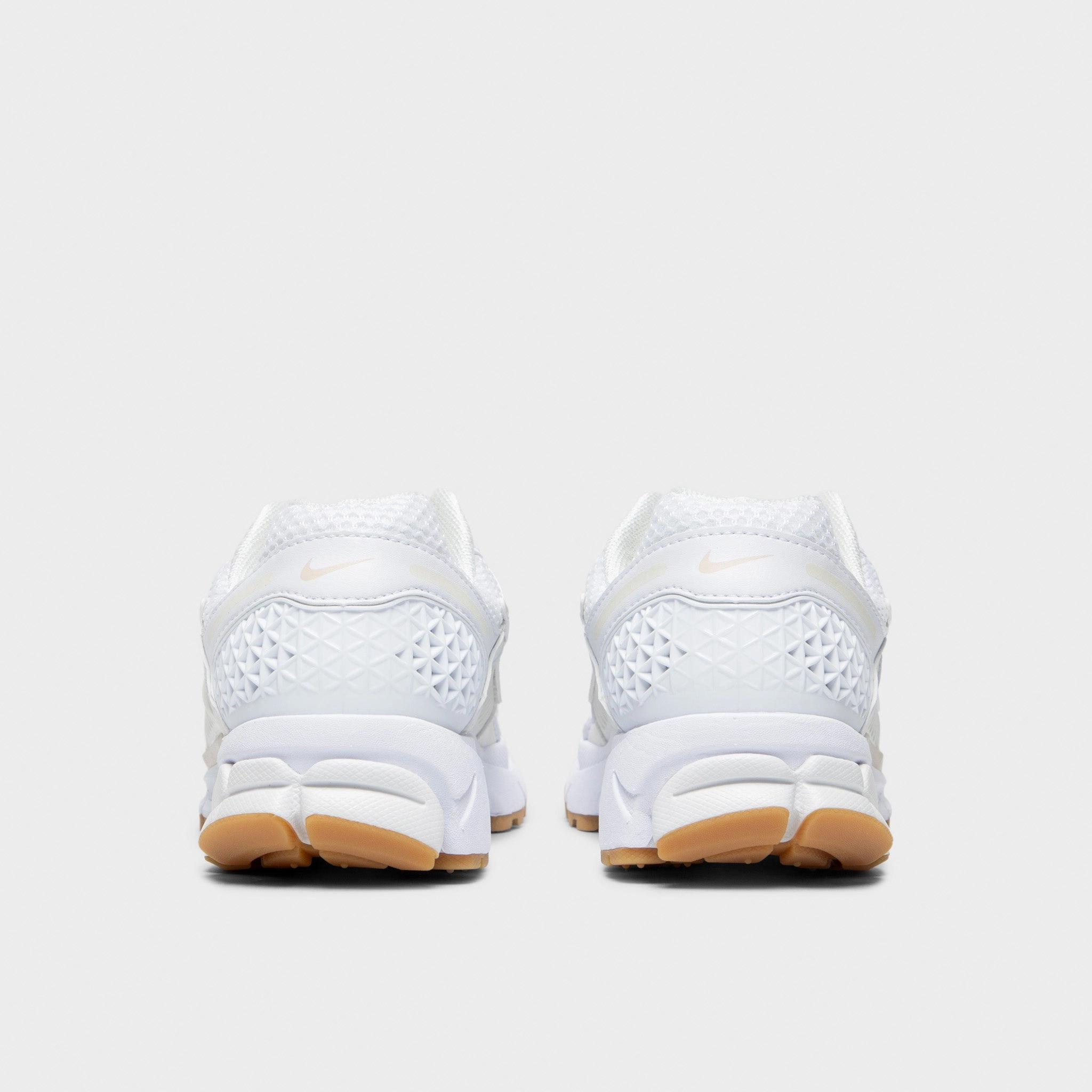 Travel Edge Lightweight Construction Nike Women's Zoom Vomero 5 White / Phantom - Summit White
