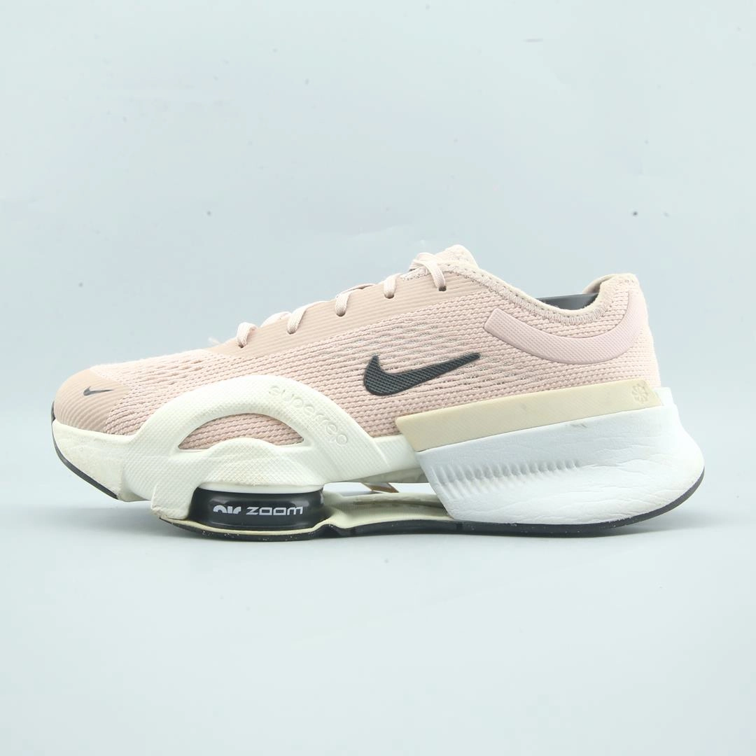 rainy day running shoes Smooth Surface NIKE  ZOOM SUPERREP 4