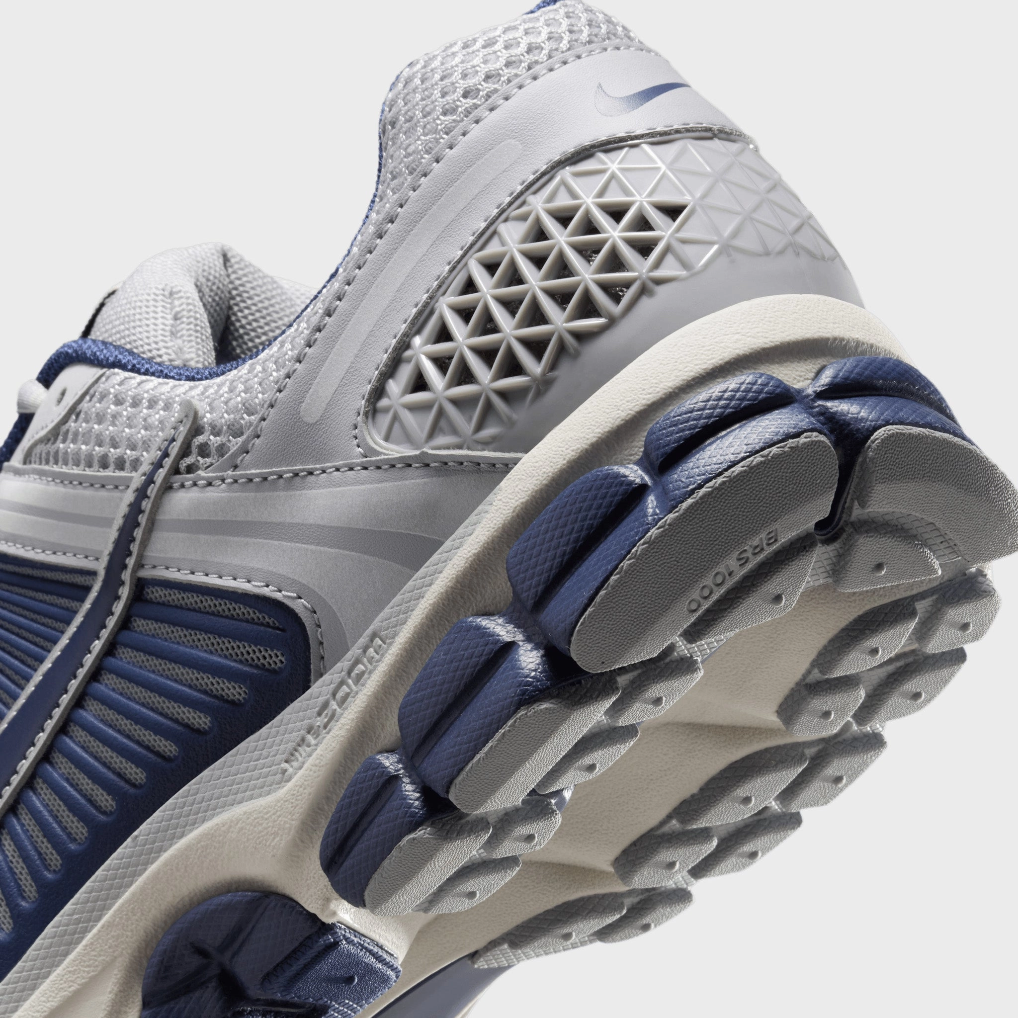 Grippy Outsole Nike Zoom Vomero 5 Vast Grey / Blue Void - Wolf Grey