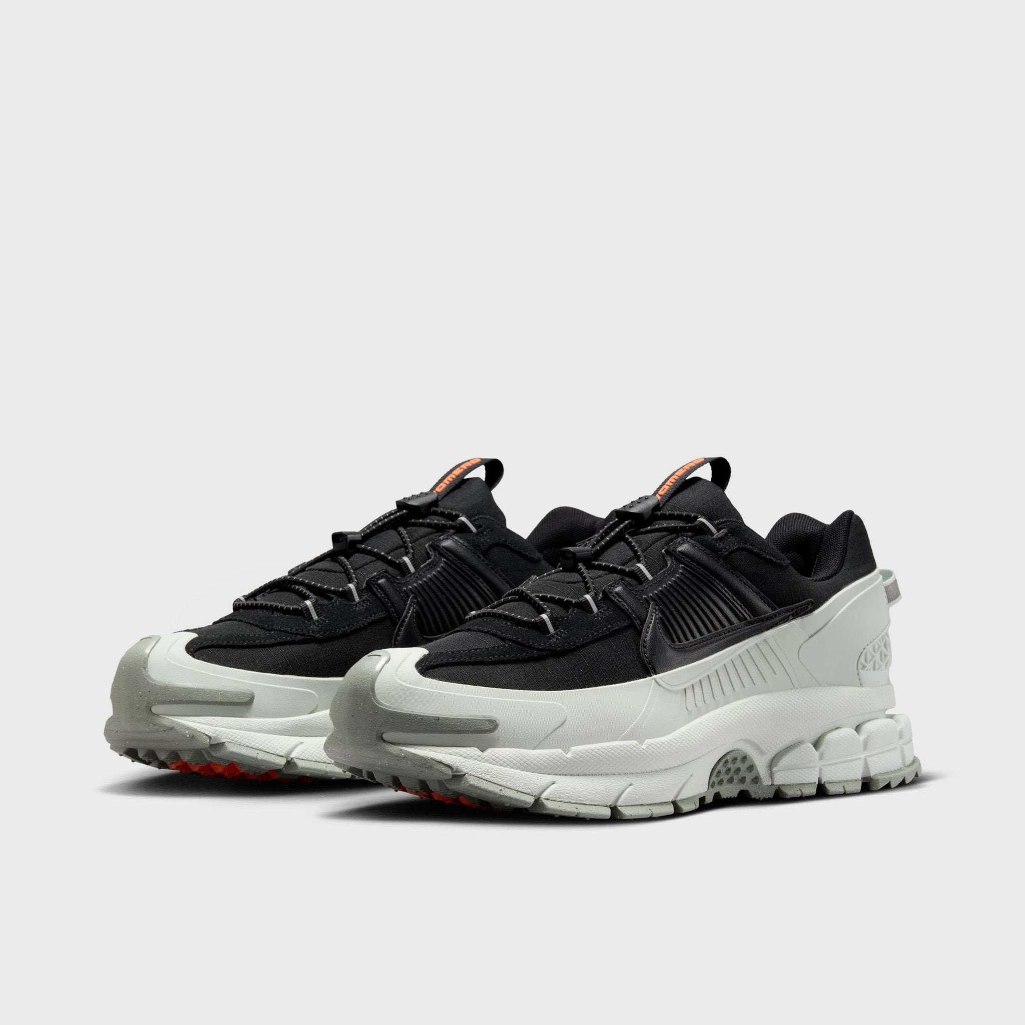 Foot Focus Nike Zoom Vomero Roam Black / Black - Light Silver