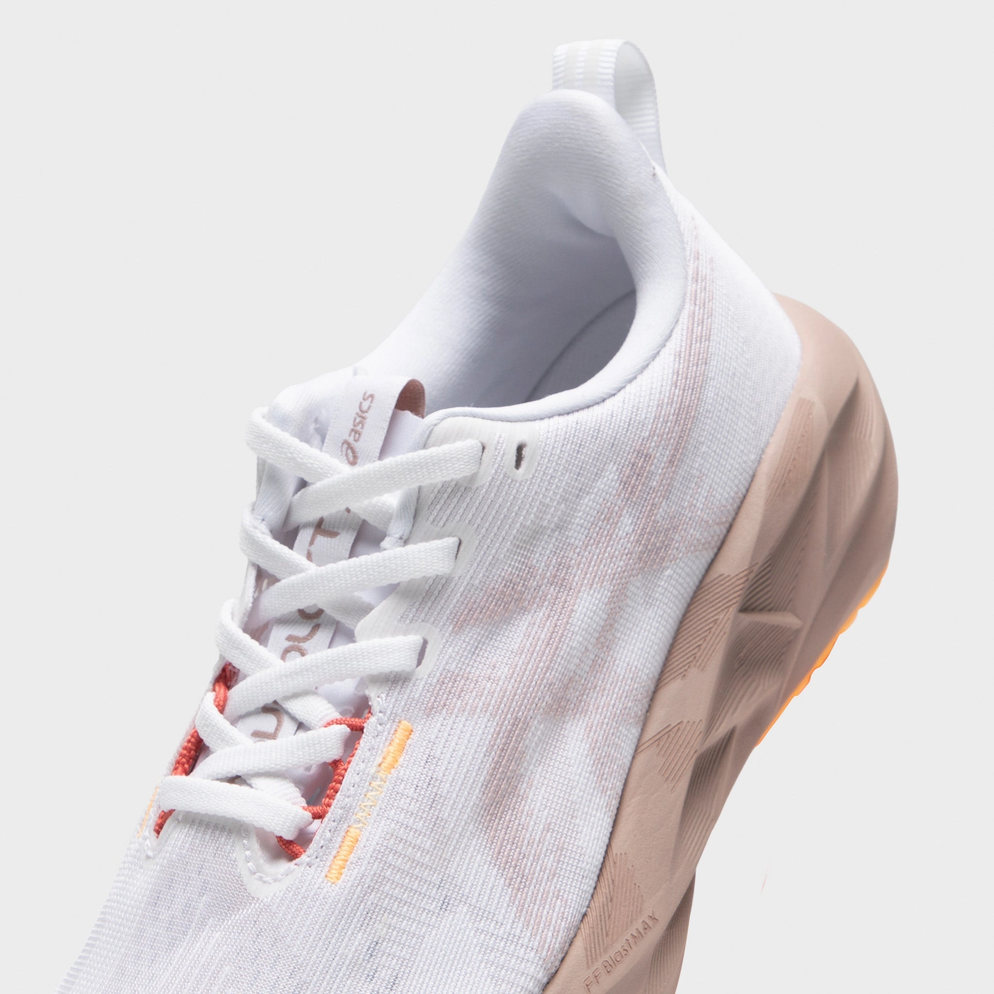 ASICS Women's Novablast 5 White / Fawn Night Pace Galaxy Step
